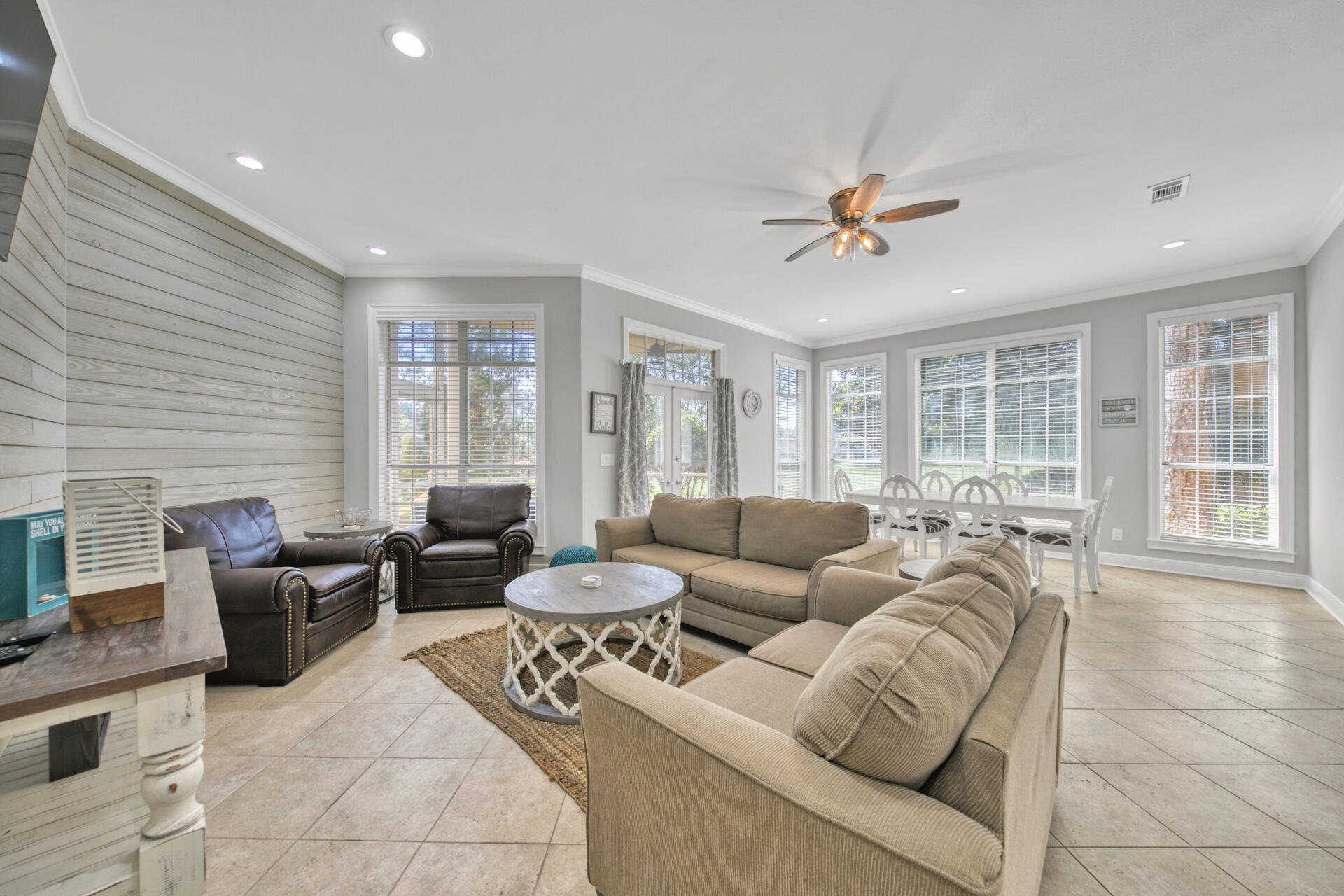 VANTAGE POINTE - Residential Lease