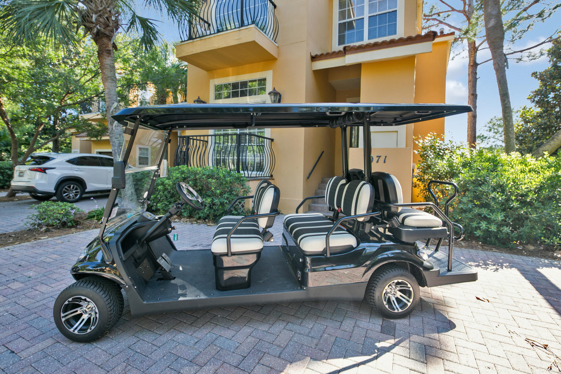 VANTAGE POINTE - Residential Lease
