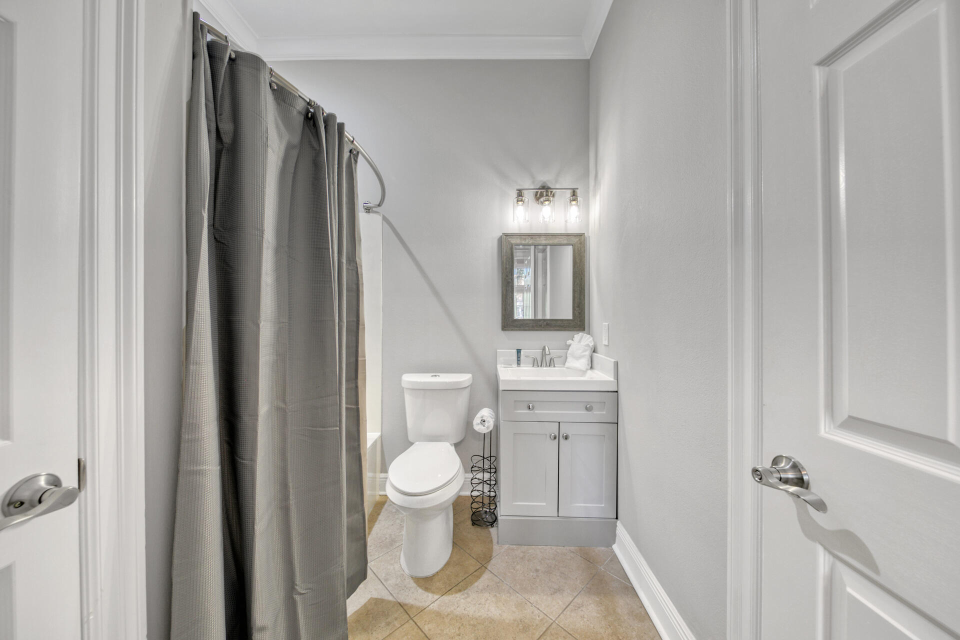 VANTAGE POINTE - Residential Lease