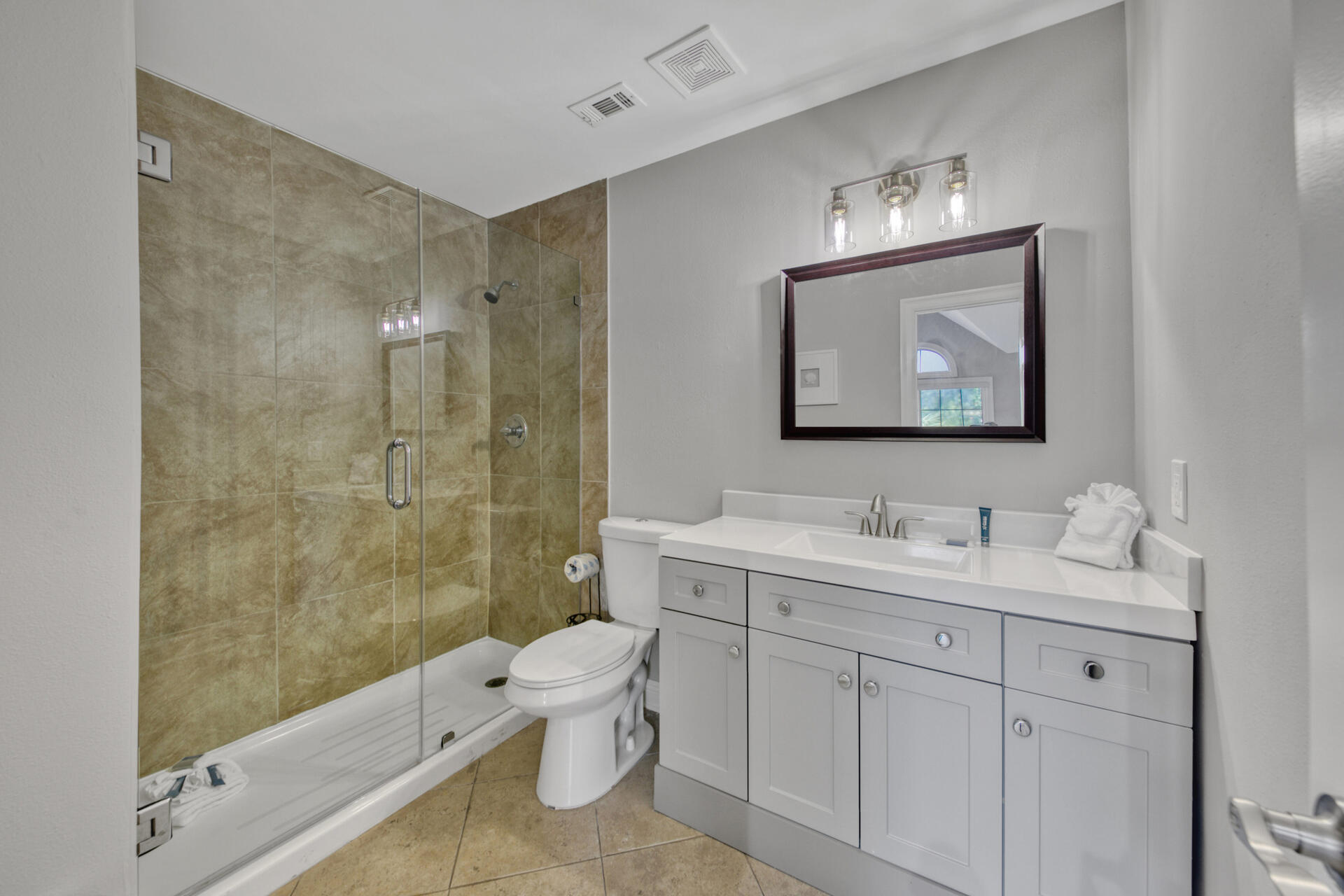 VANTAGE POINTE - Residential Lease