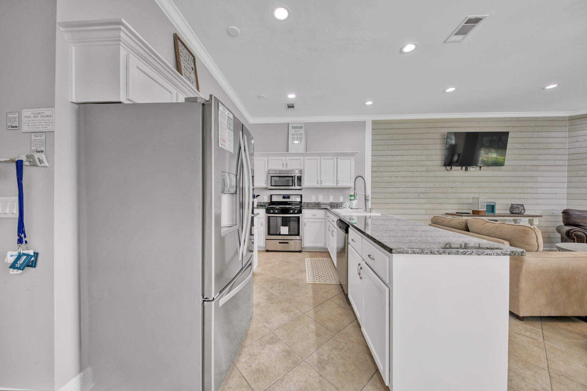 VANTAGE POINTE - Residential Lease