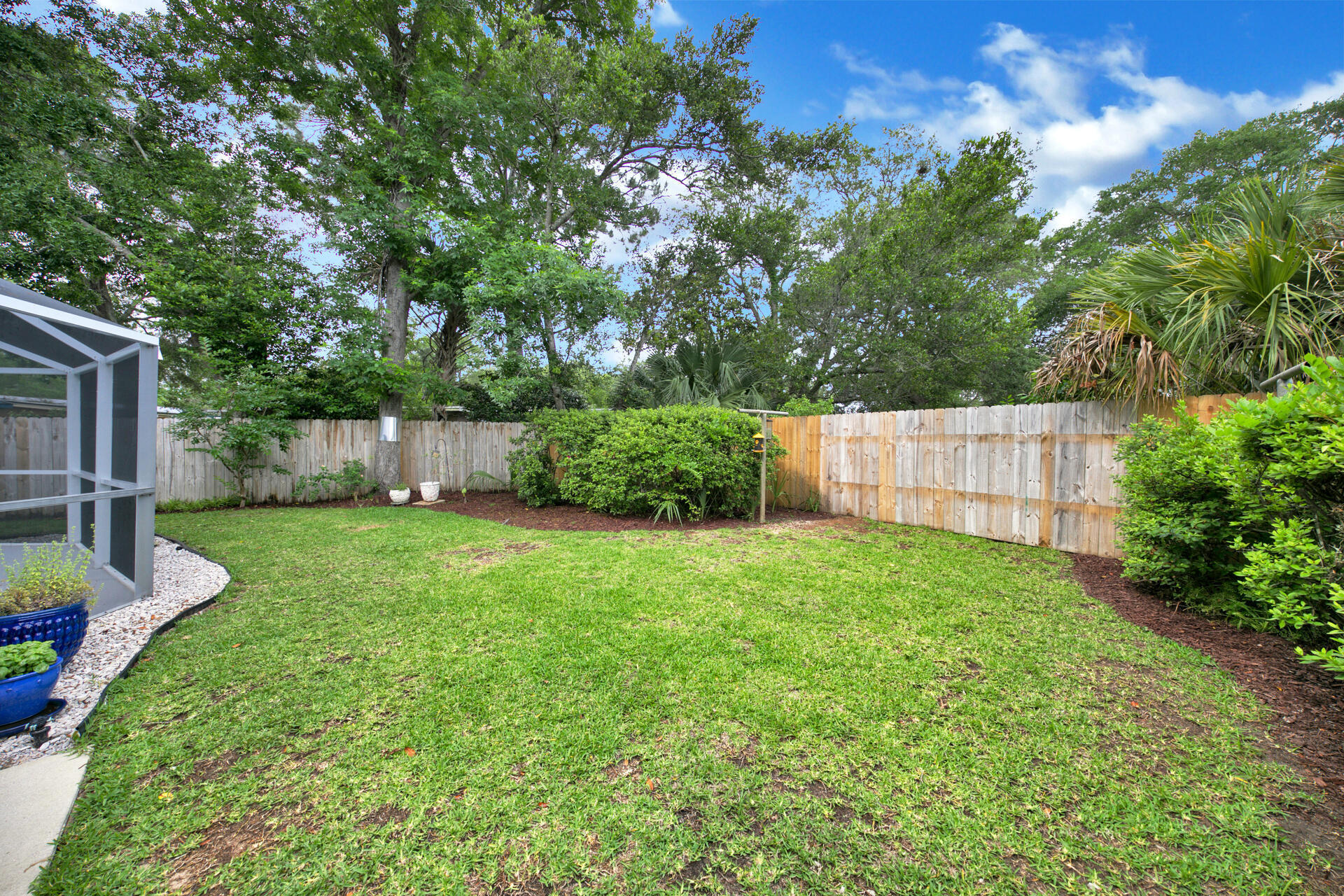 ELLIOTTS POINT 7TH ADDN - Residential