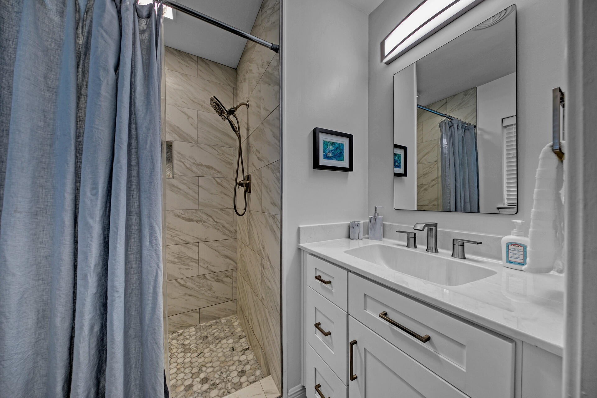 ELLIOTTS POINT 7TH ADDN - Residential