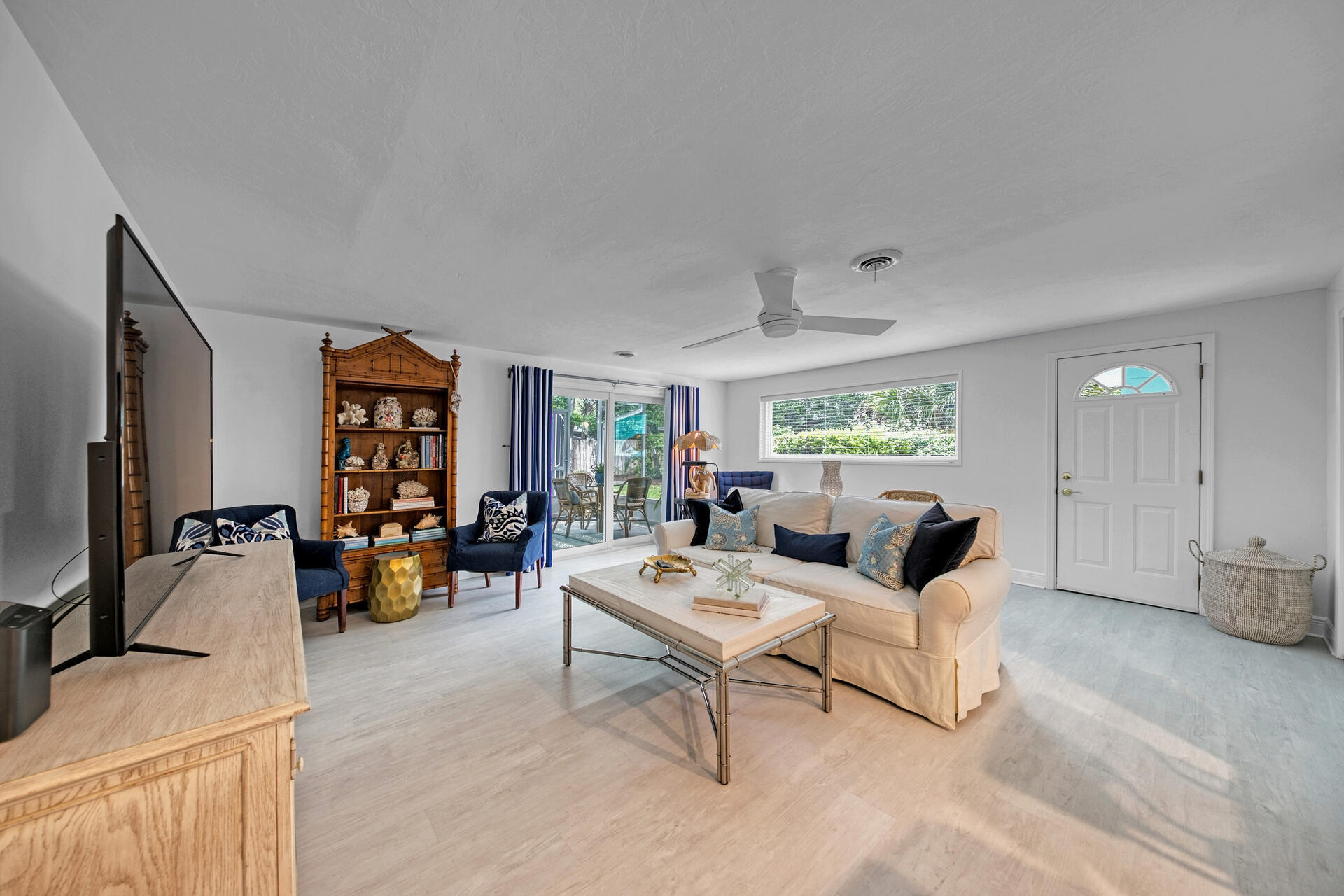 ELLIOTTS POINT 7TH ADDN - Residential