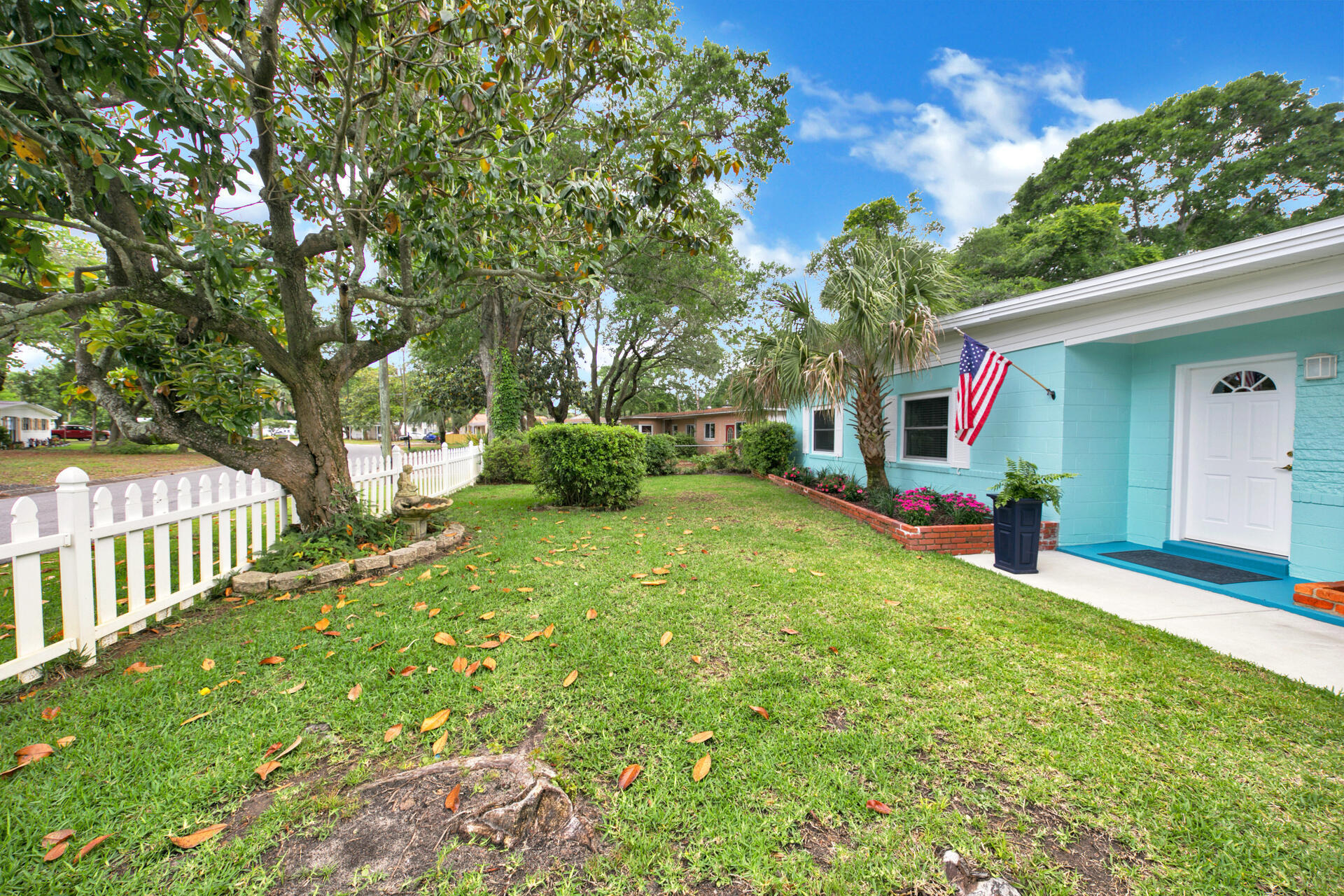 ELLIOTTS POINT 7TH ADDN - Residential