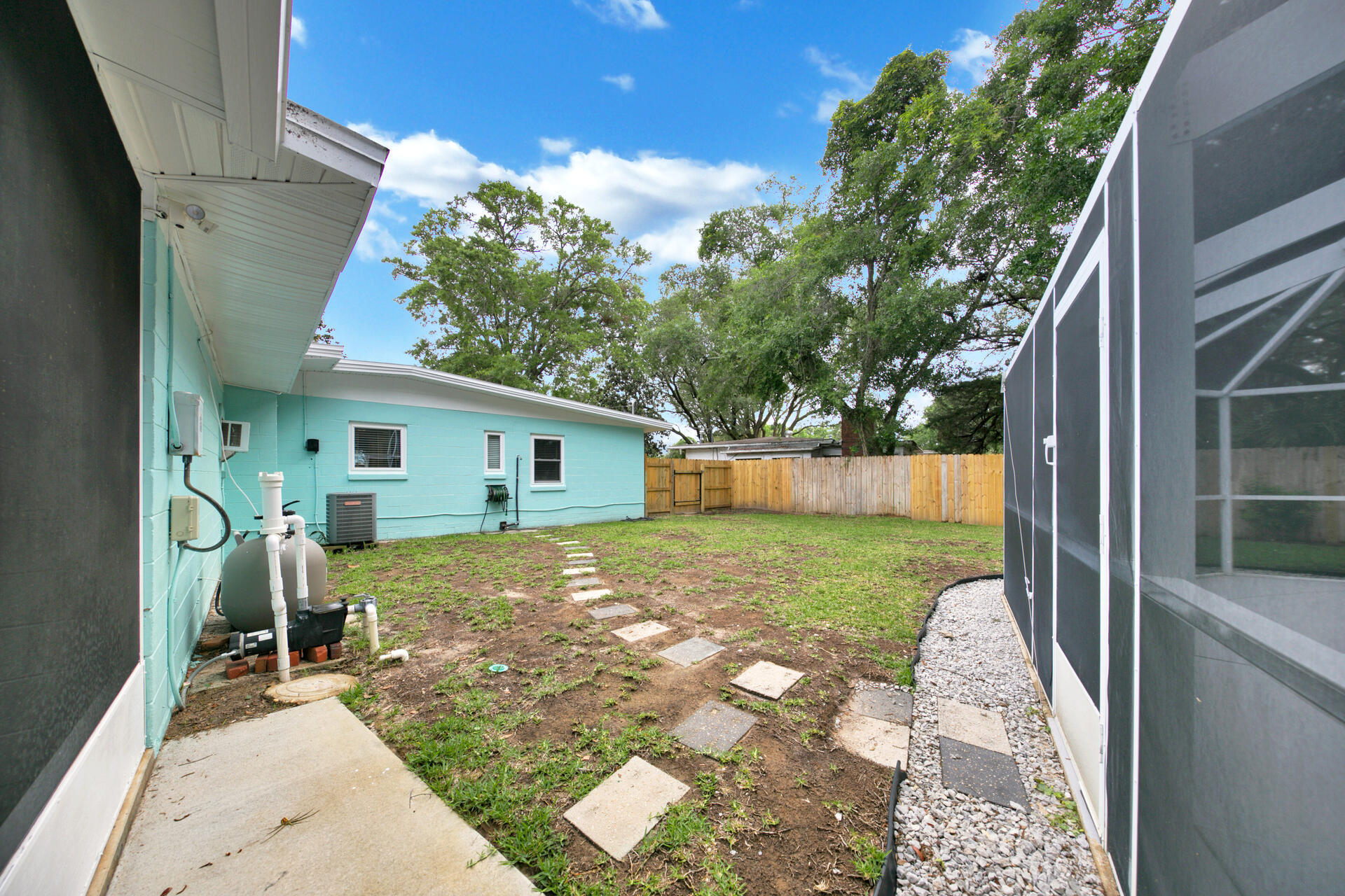 ELLIOTTS POINT 7TH ADDN - Residential