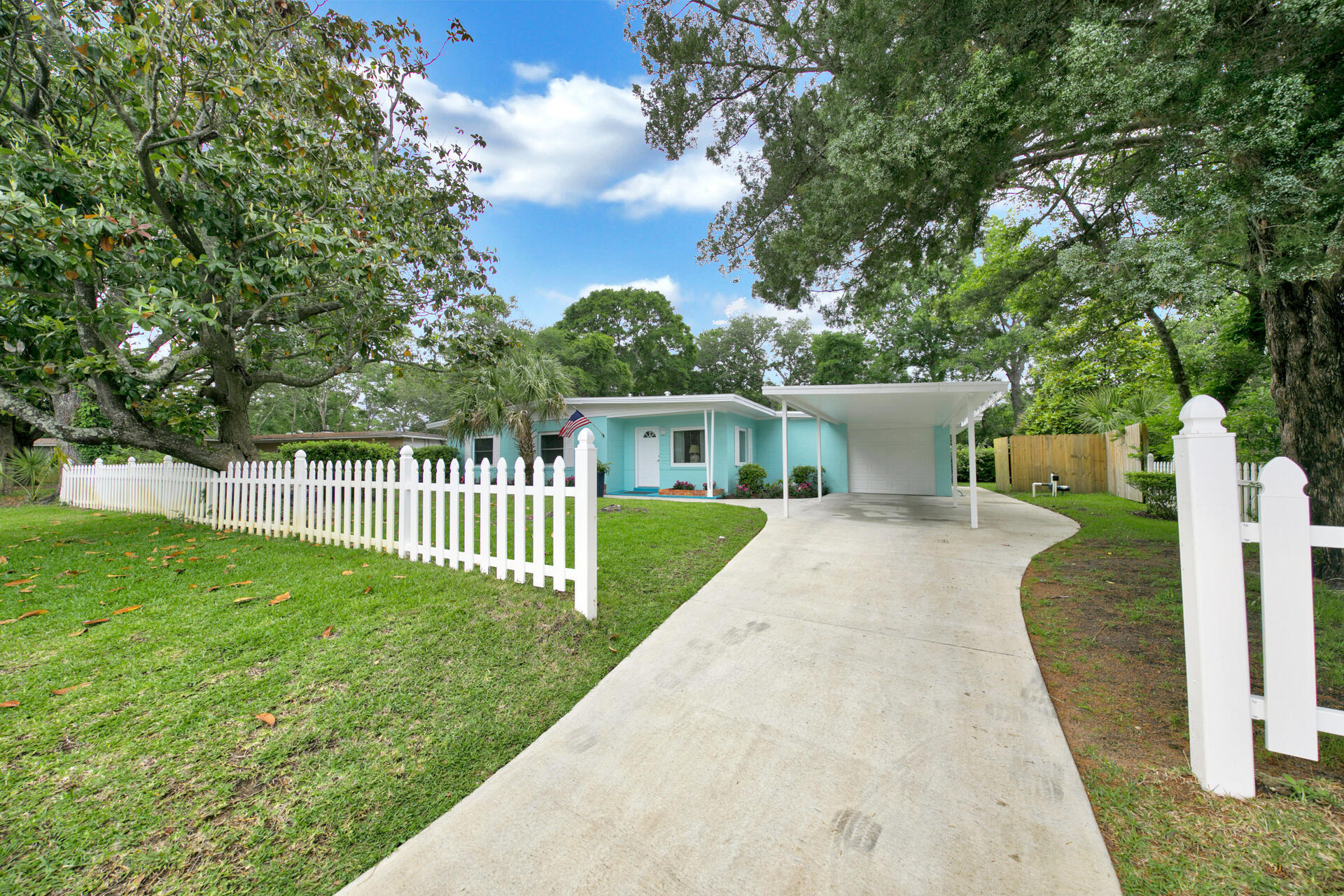 ELLIOTTS POINT 7TH ADDN - Residential