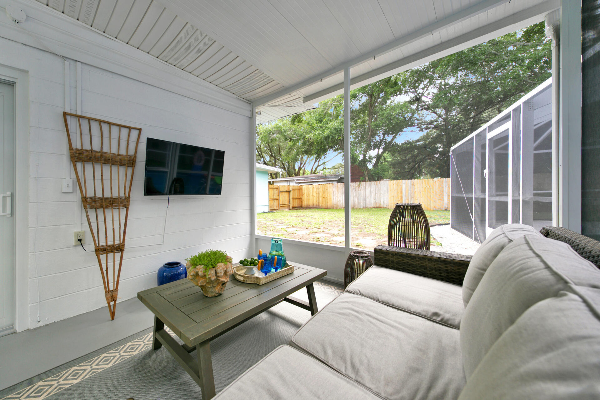 ELLIOTTS POINT 7TH ADDN - Residential