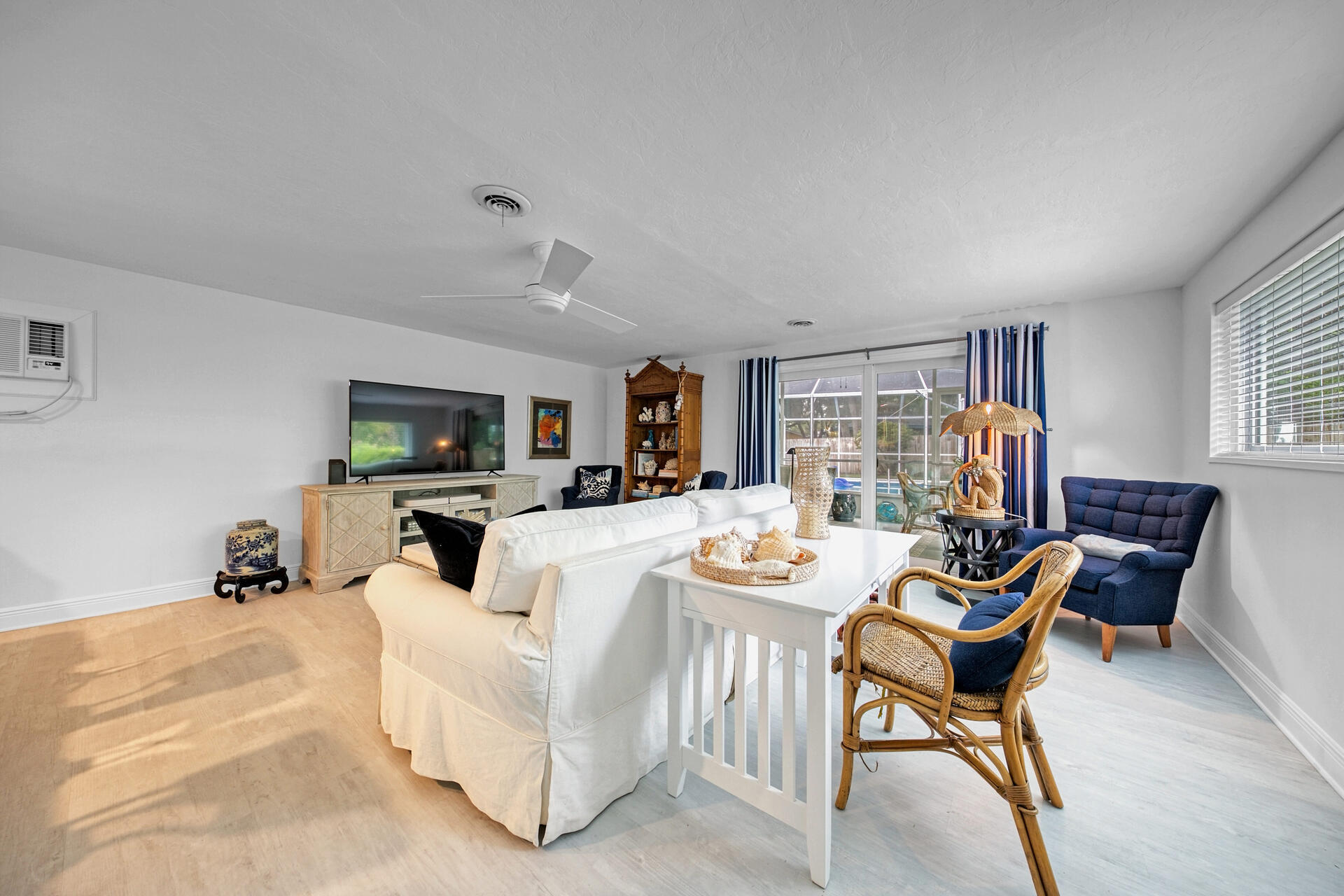 ELLIOTTS POINT 7TH ADDN - Residential