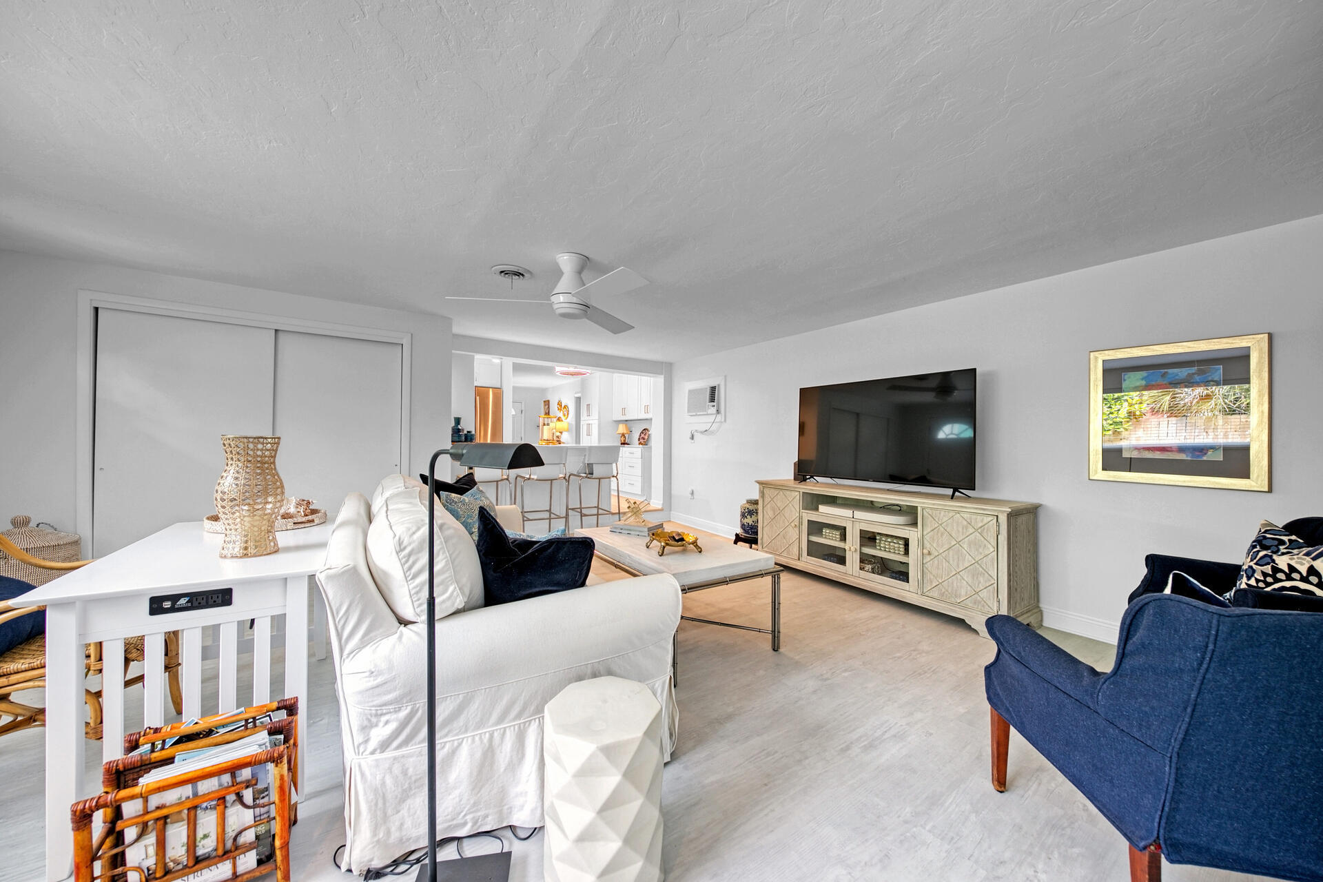 ELLIOTTS POINT 7TH ADDN - Residential