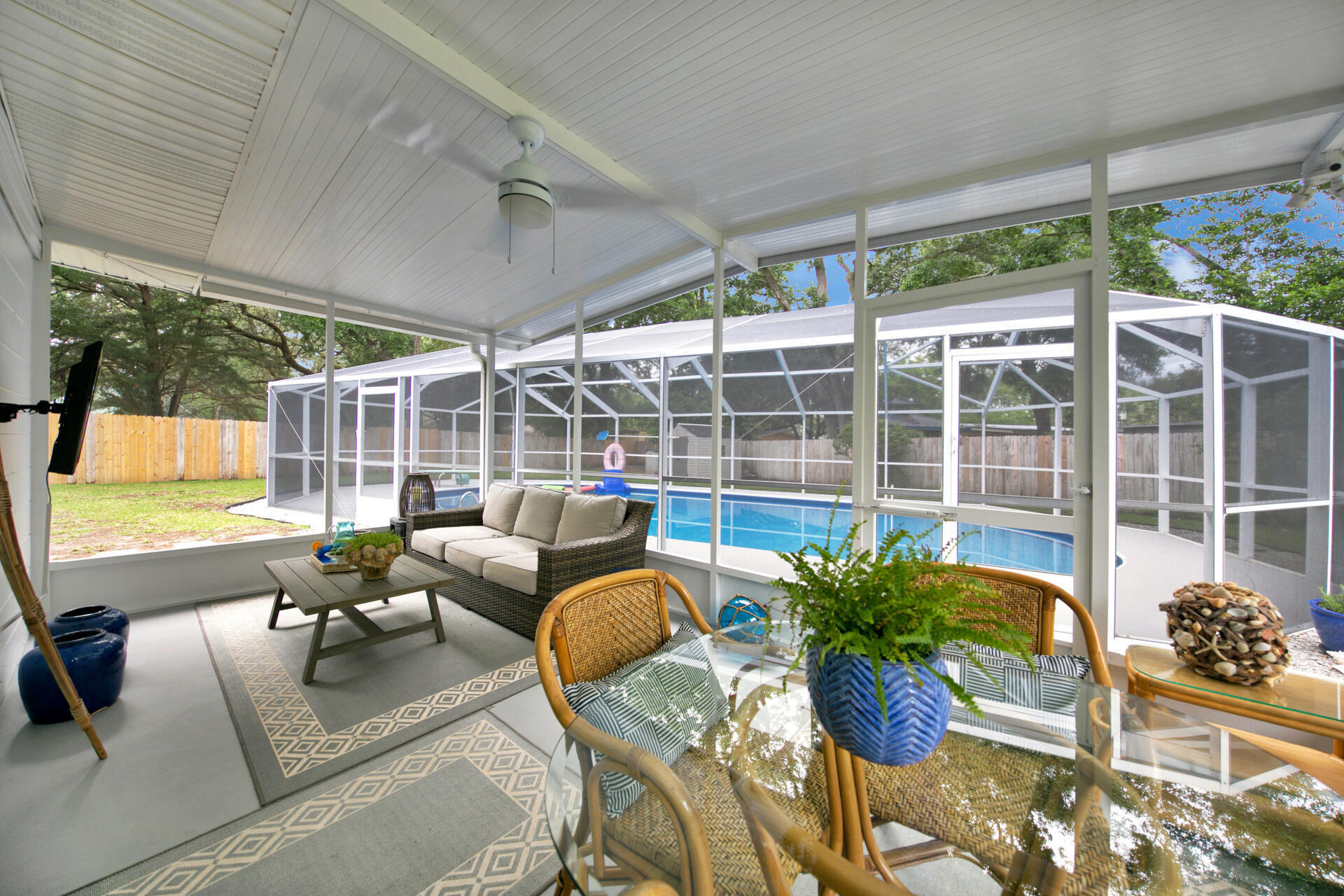 ELLIOTTS POINT 7TH ADDN - Residential