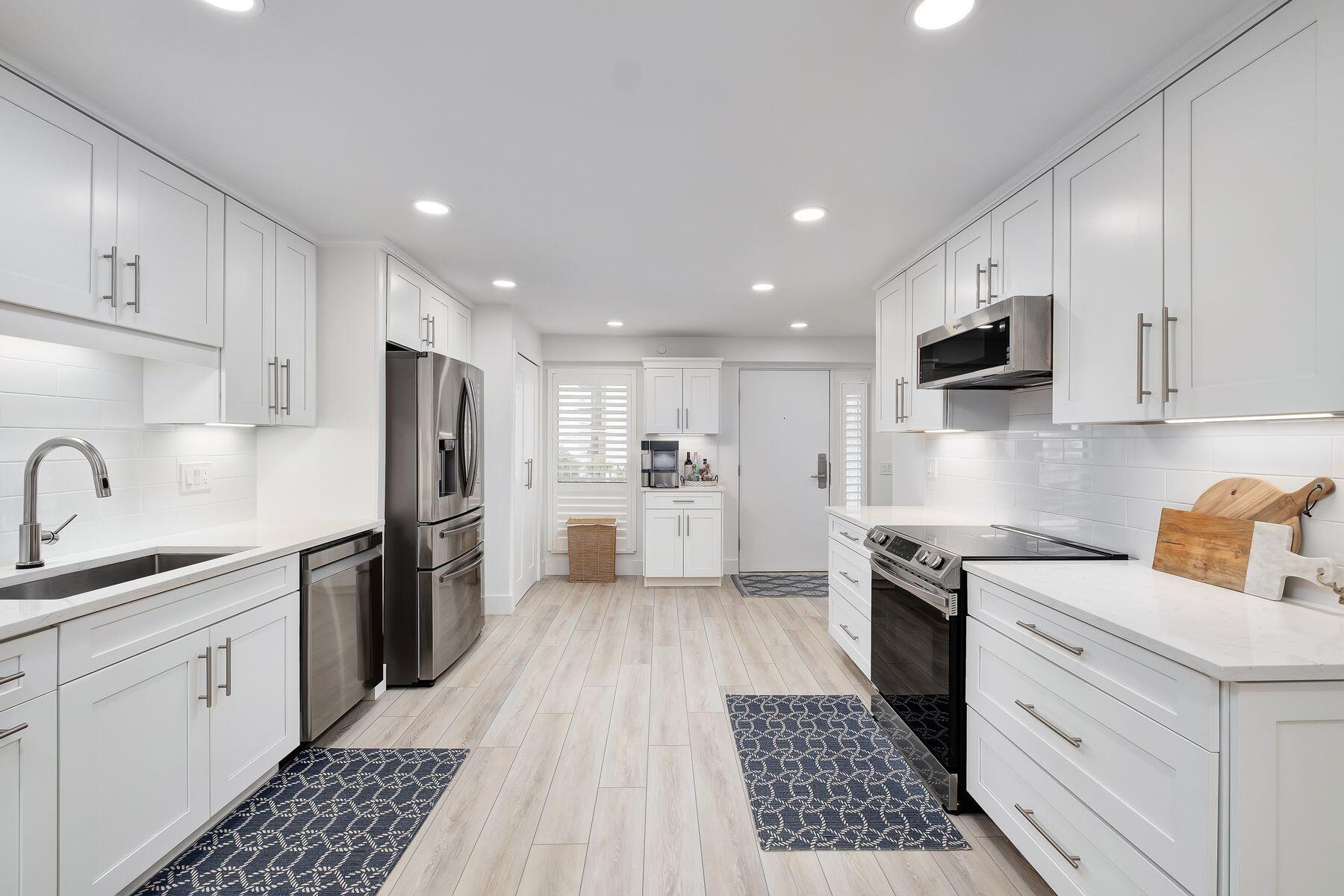 MAINSAIL CONDO PH 4 - Residential