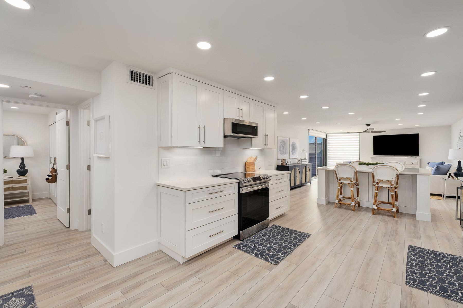 MAINSAIL CONDO PH 4 - Residential