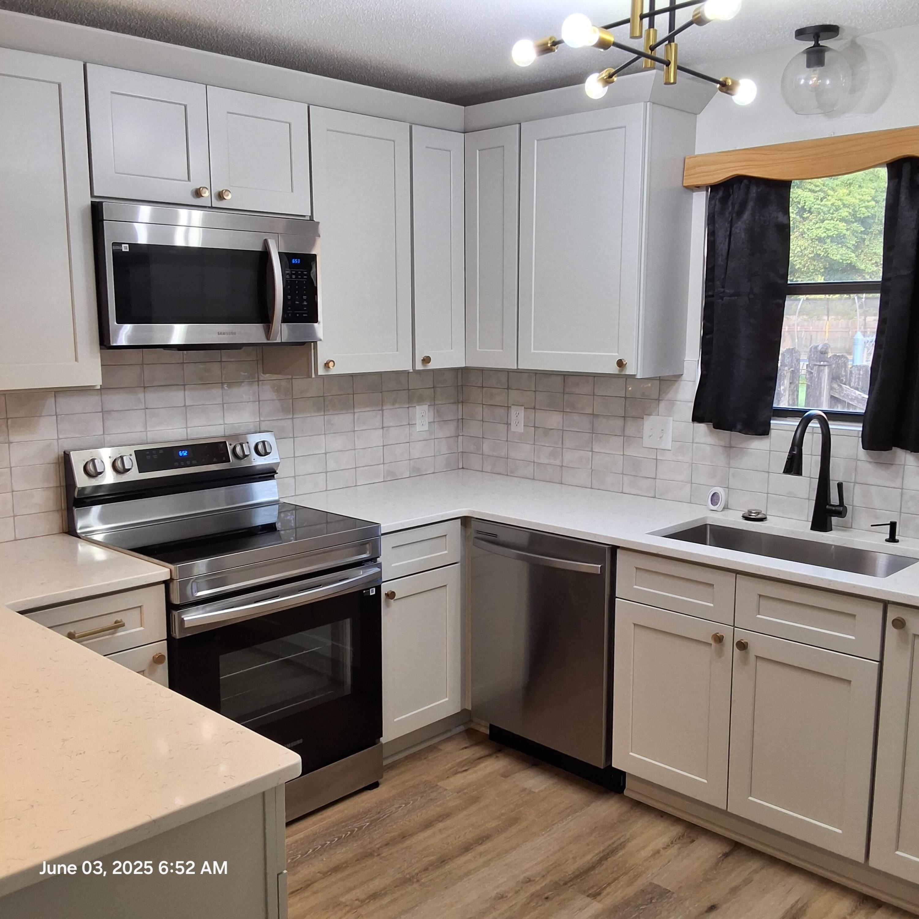 HILLTOP ACRES - Residential