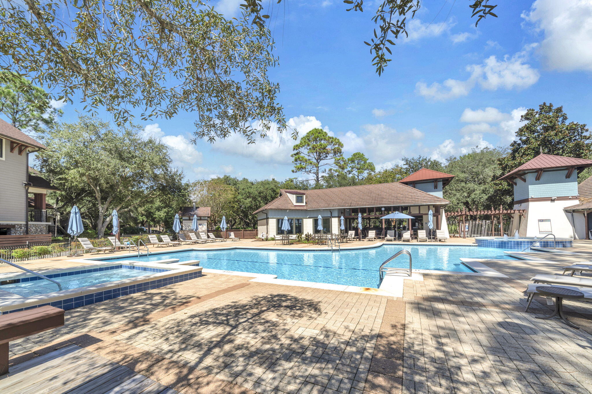 WILD HERON - Residential