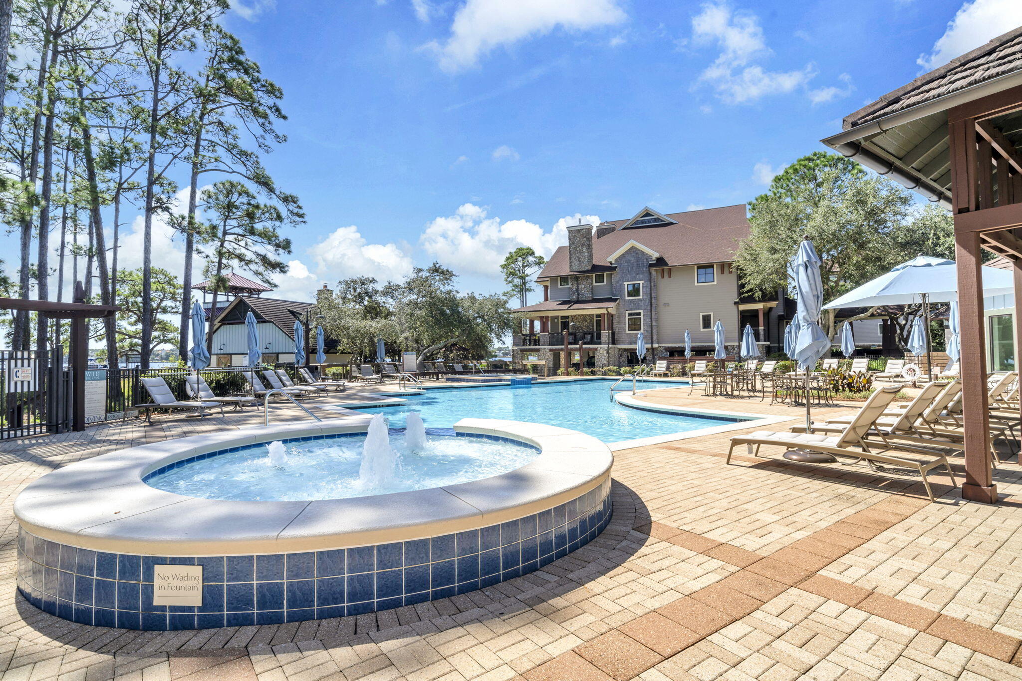 WILD HERON - Residential