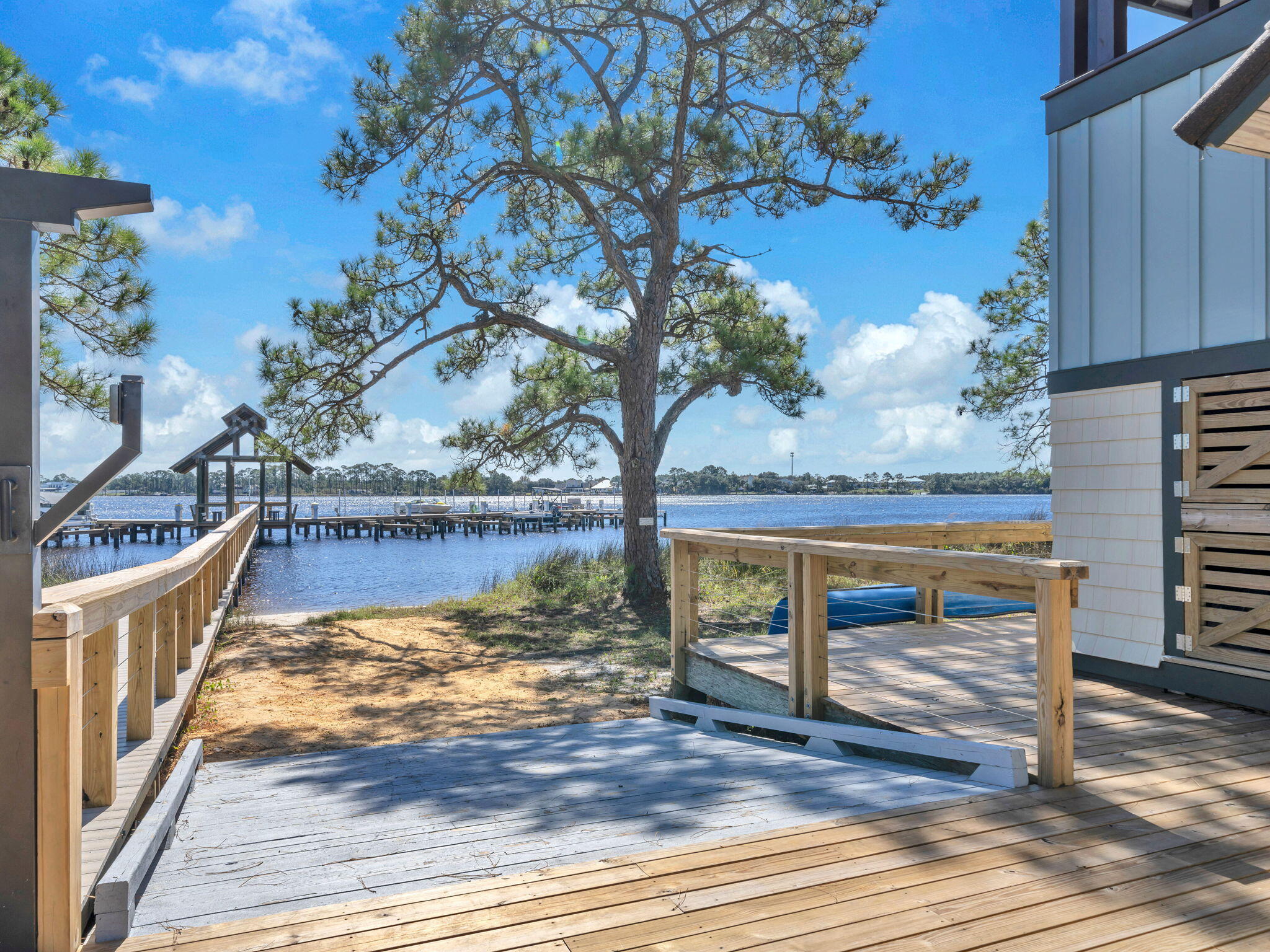 WILD HERON - Residential