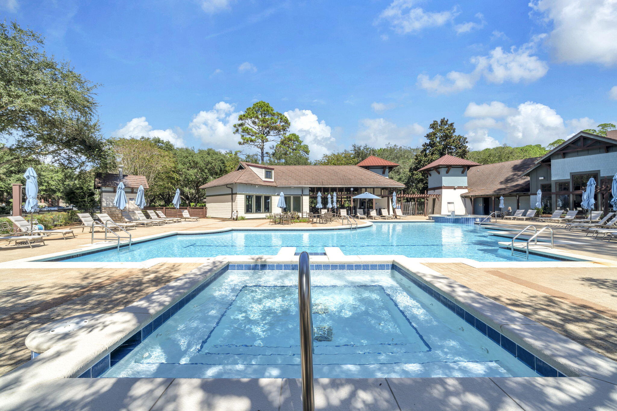 WILD HERON - Residential