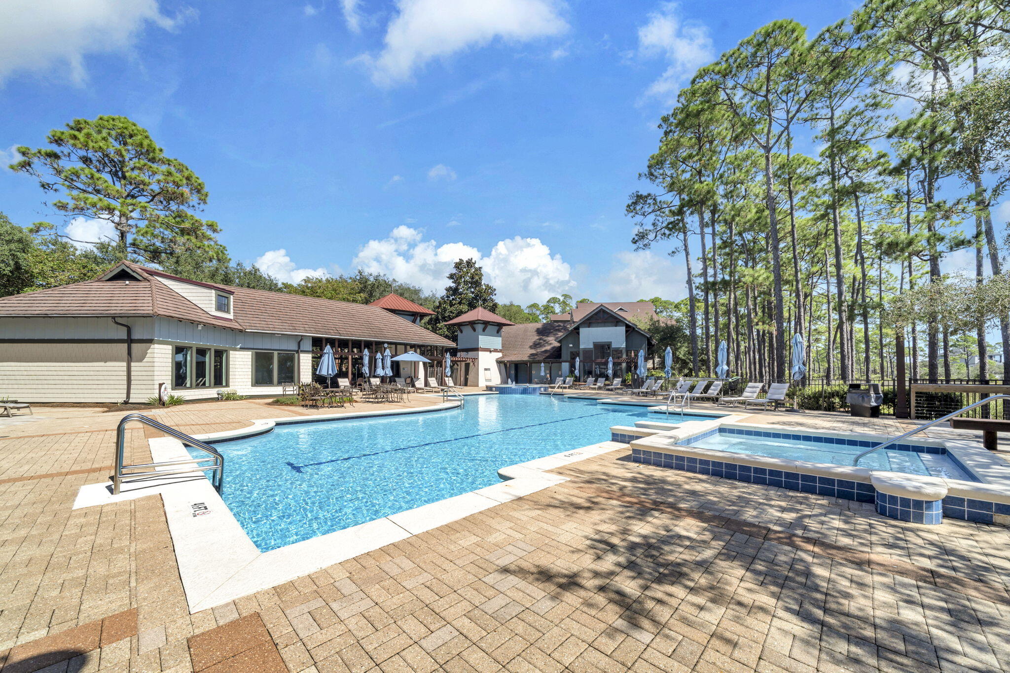 WILD HERON - Residential