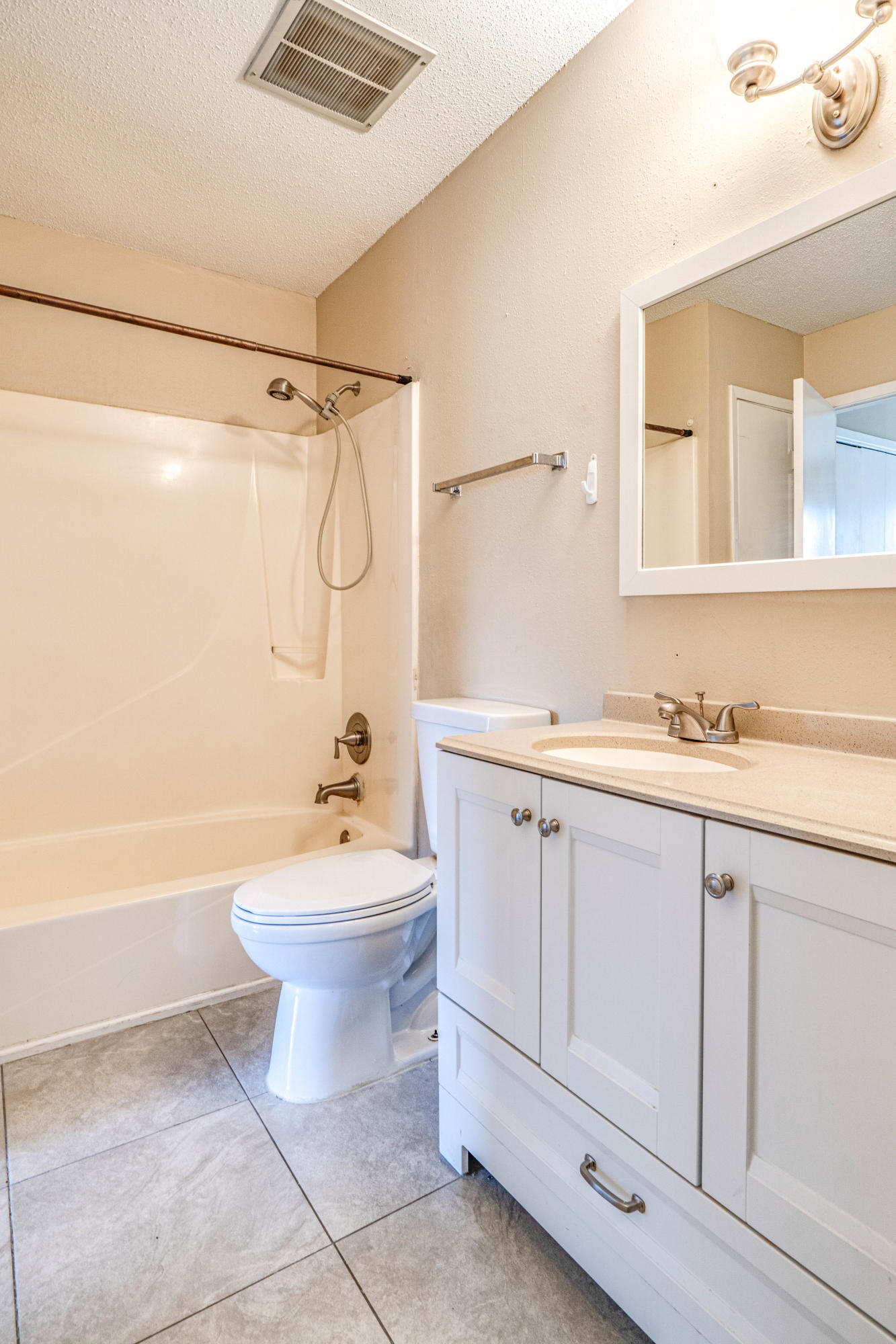 BIENVILLE SQUARE T/H - Residential