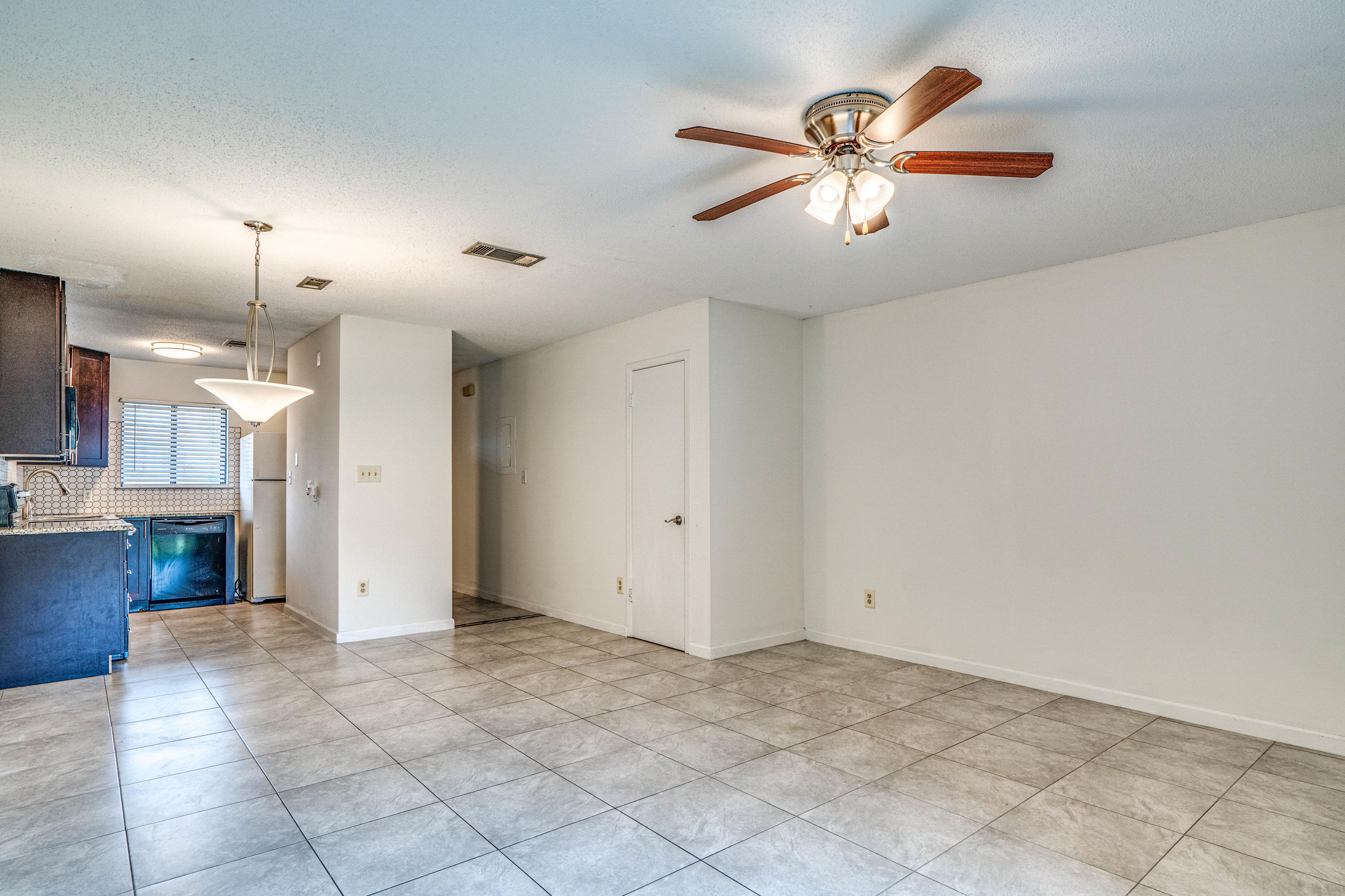 BIENVILLE SQUARE T/H - Residential