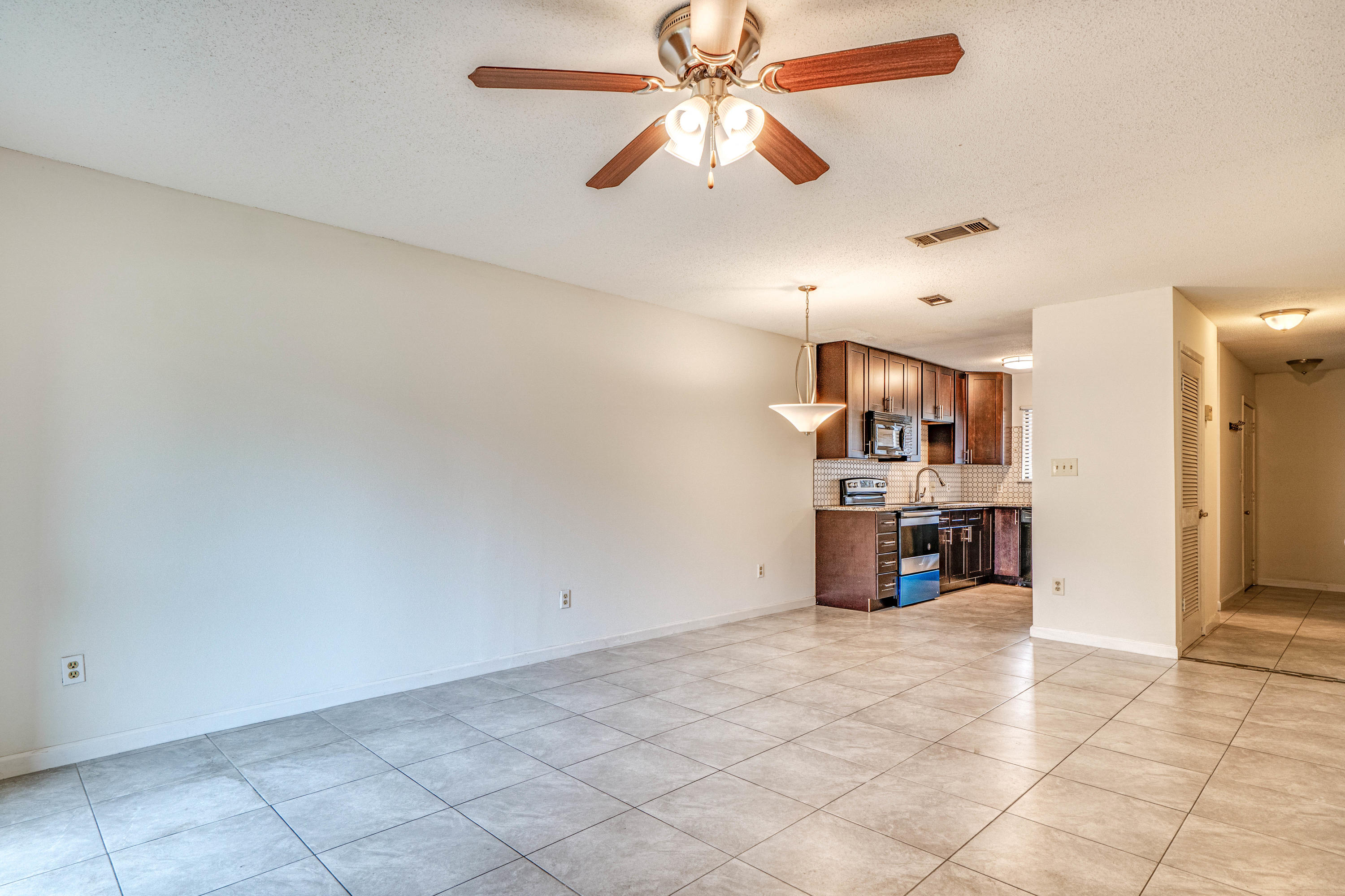 BIENVILLE SQUARE T/H - Residential