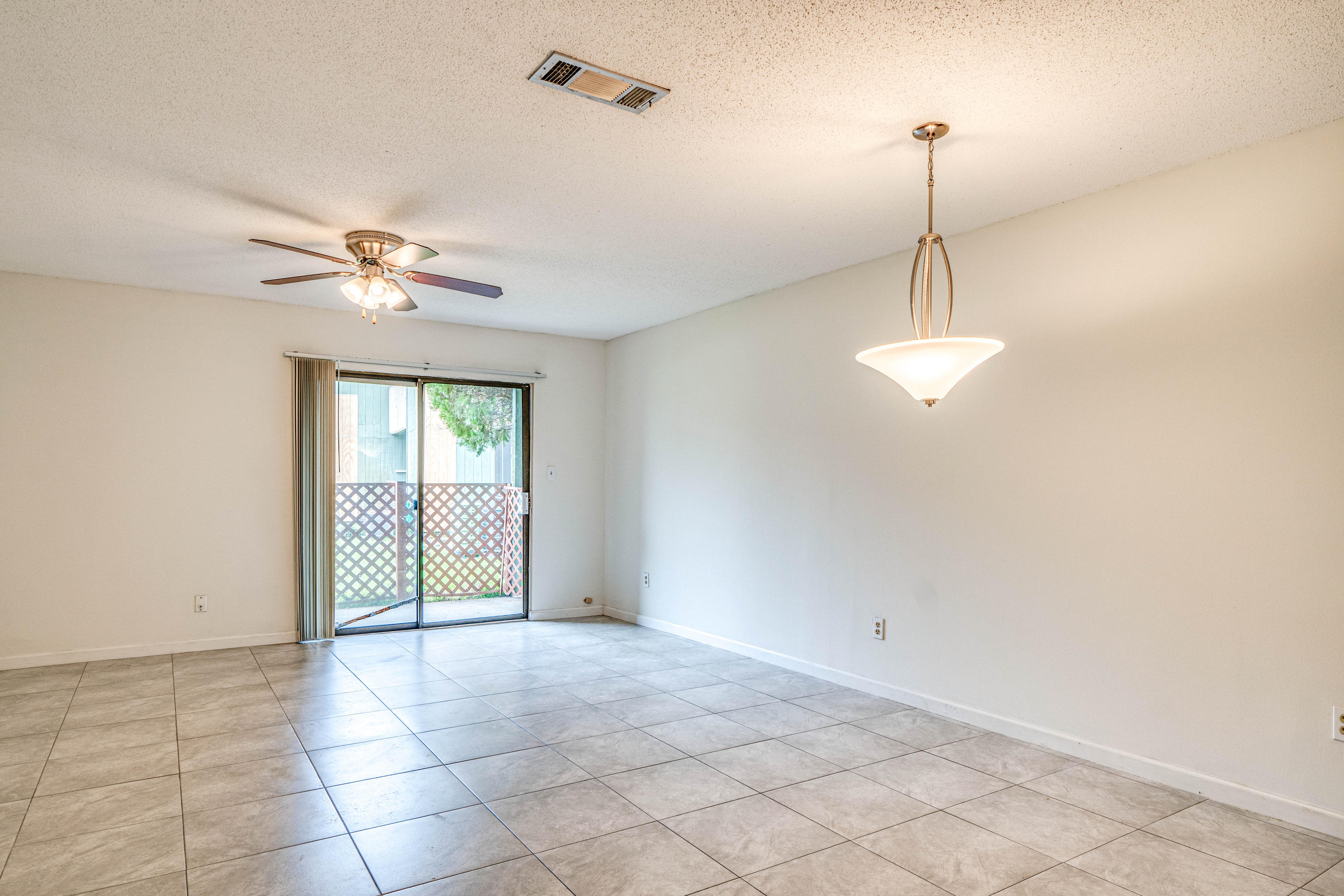 BIENVILLE SQUARE T/H - Residential