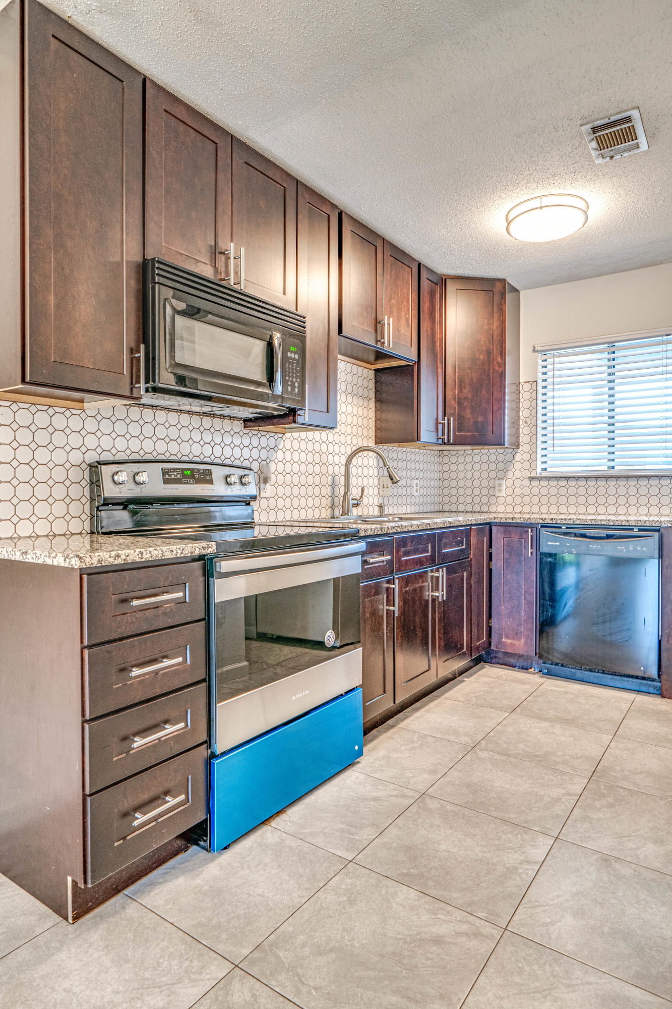 BIENVILLE SQUARE T/H - Residential