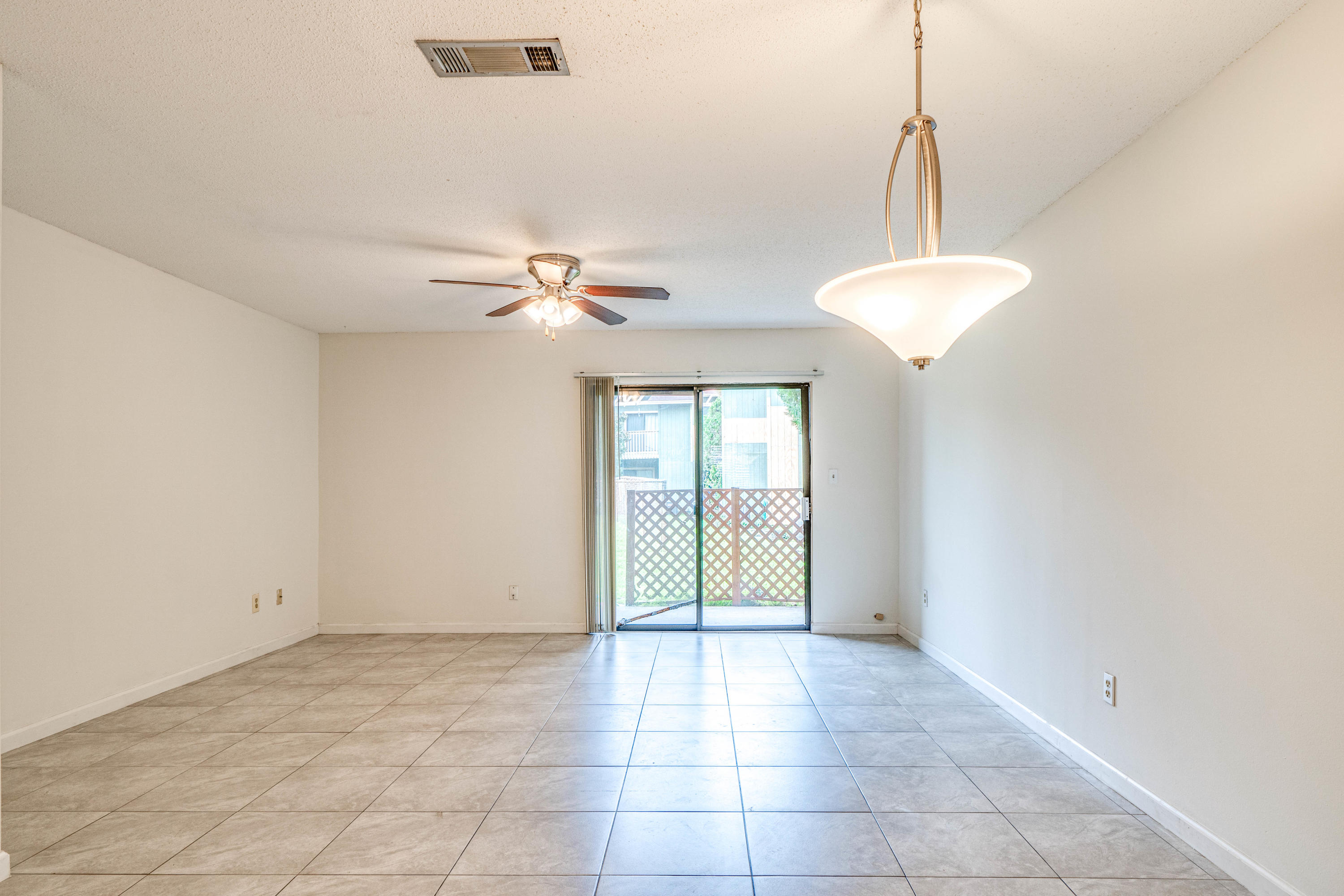 BIENVILLE SQUARE T/H - Residential