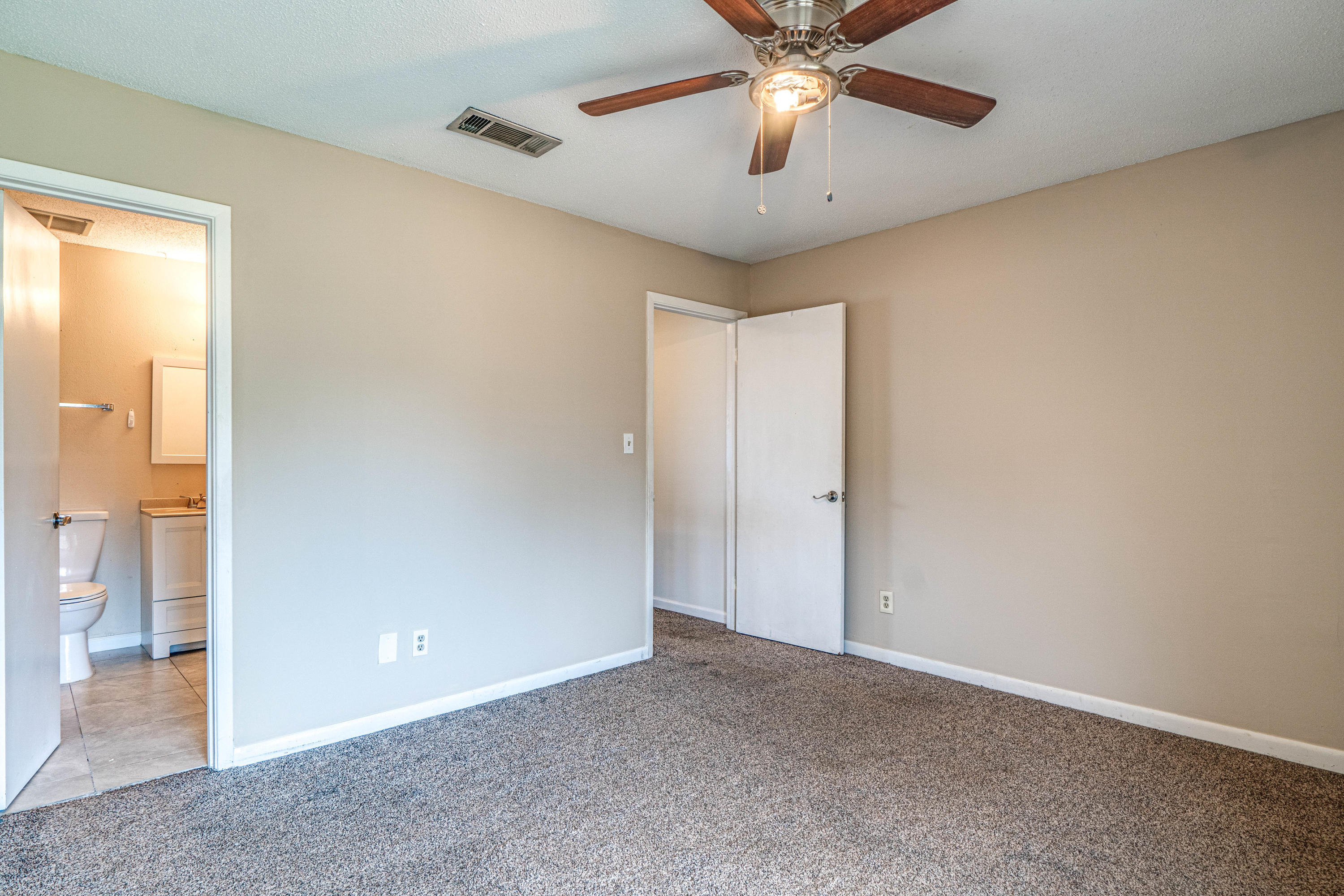 BIENVILLE SQUARE T/H - Residential