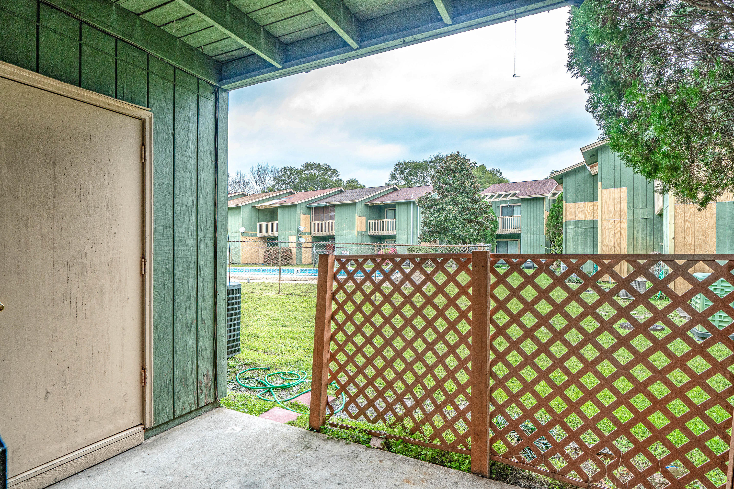 BIENVILLE SQUARE T/H - Residential
