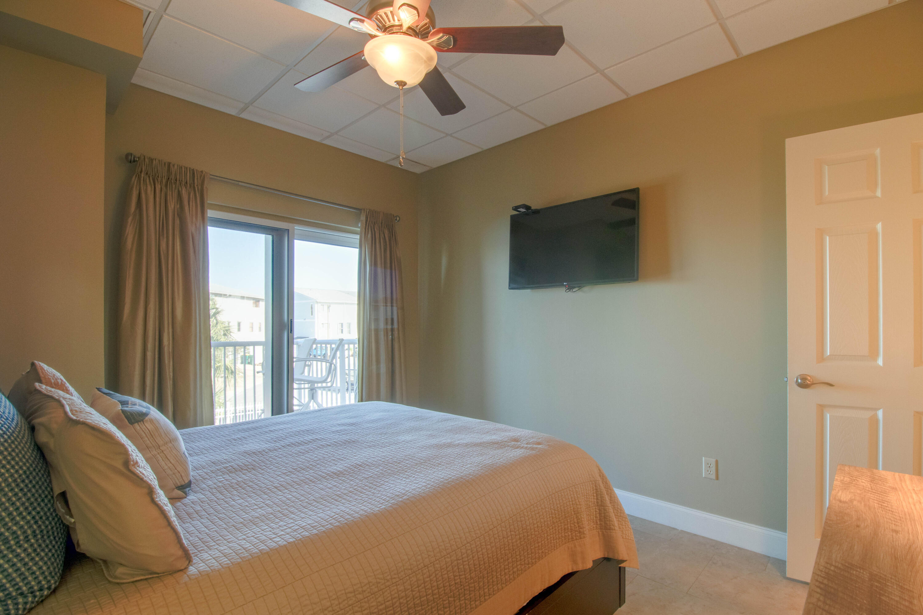 SUN KING TOWERS PH 1 - Residential