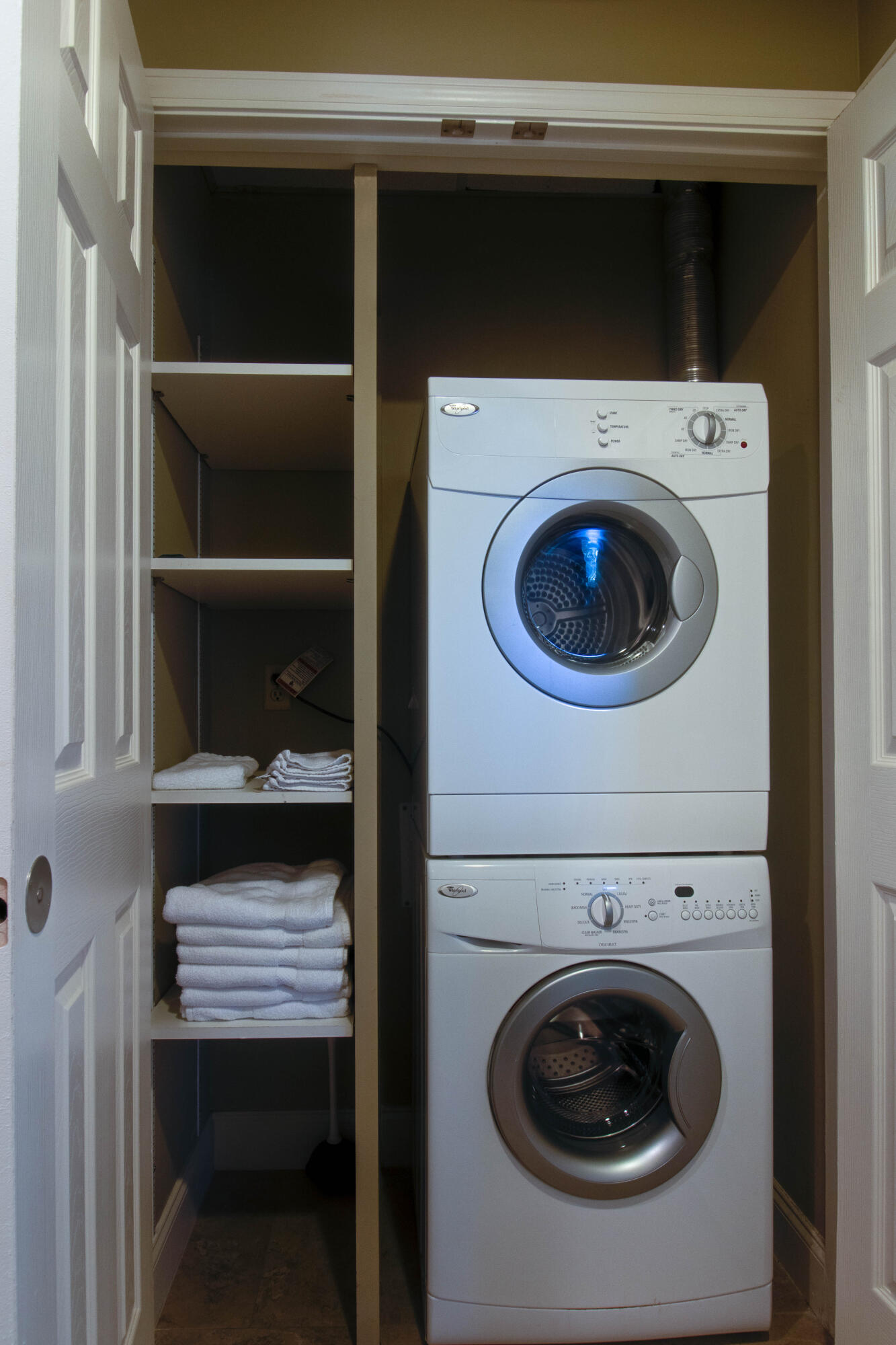 SUN KING TOWERS PH 1 - Residential