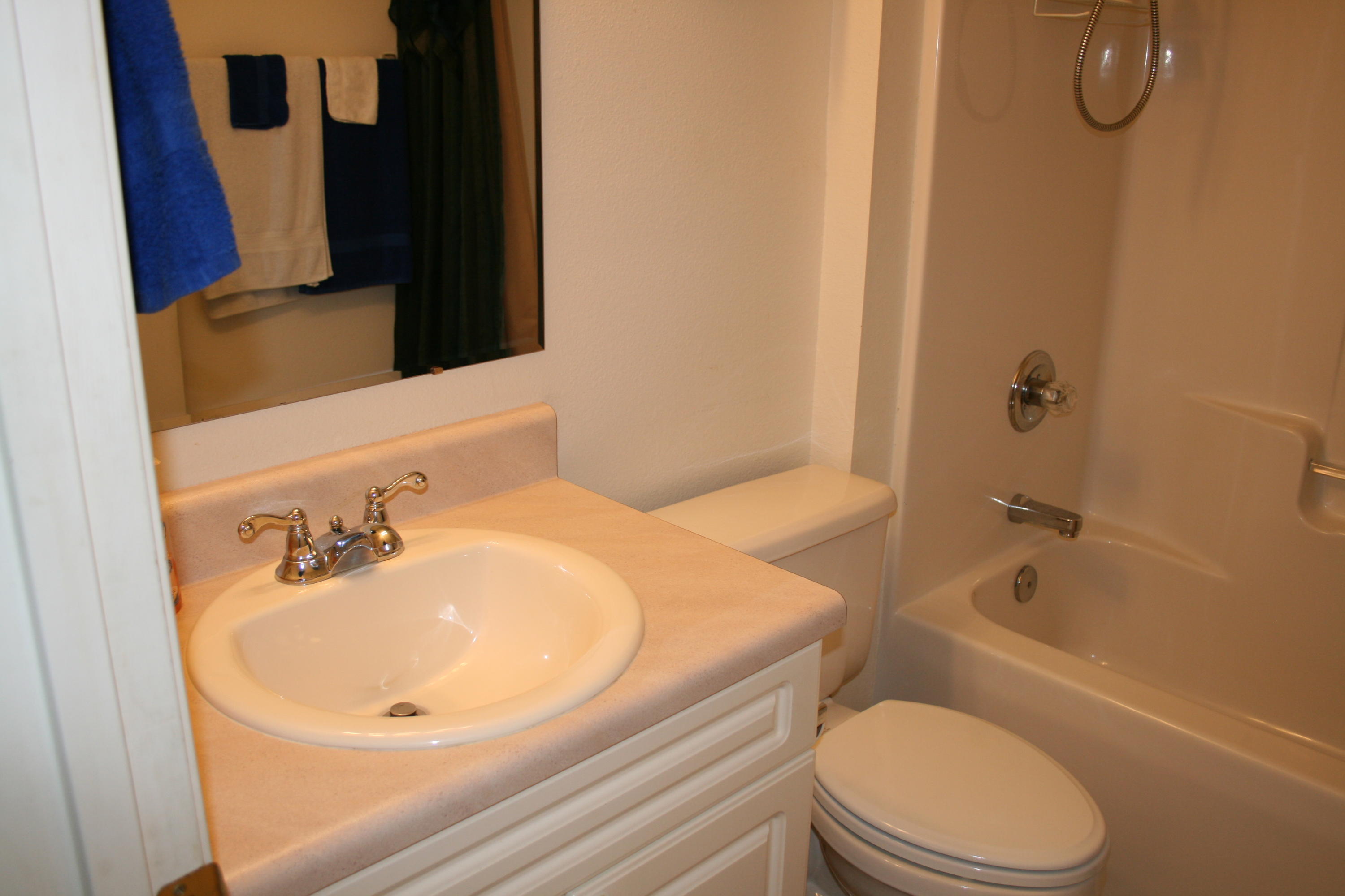 HOLLEY BY THE SEA - Residential