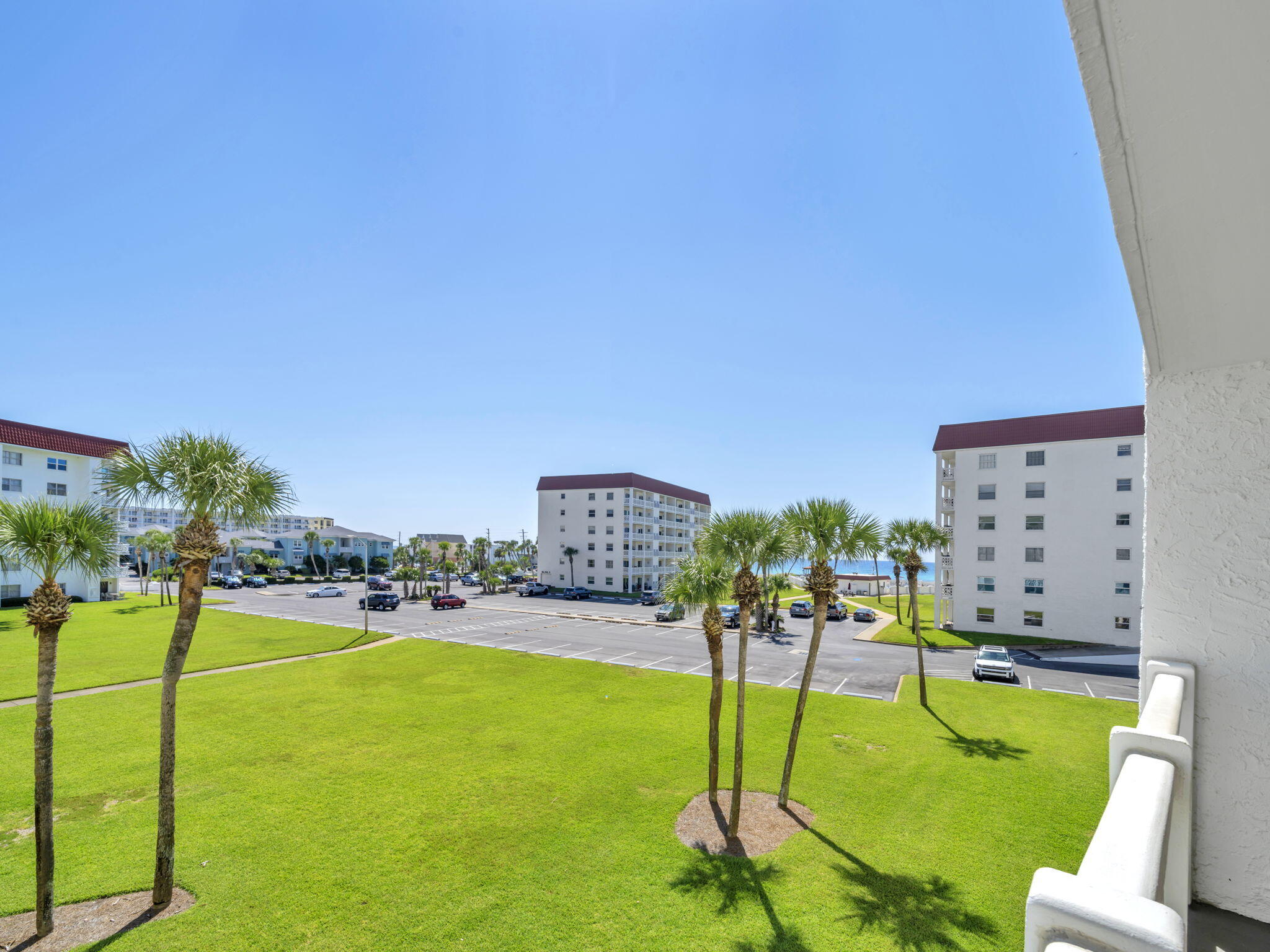 EL MATADOR CONDO - Residential