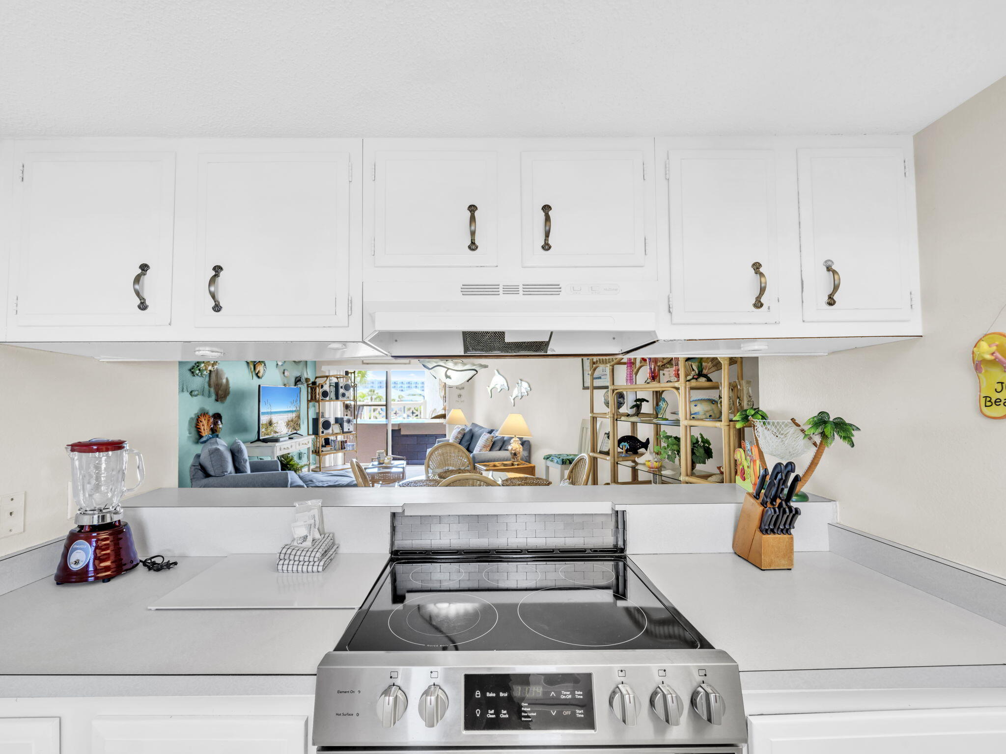 EL MATADOR CONDO - Residential