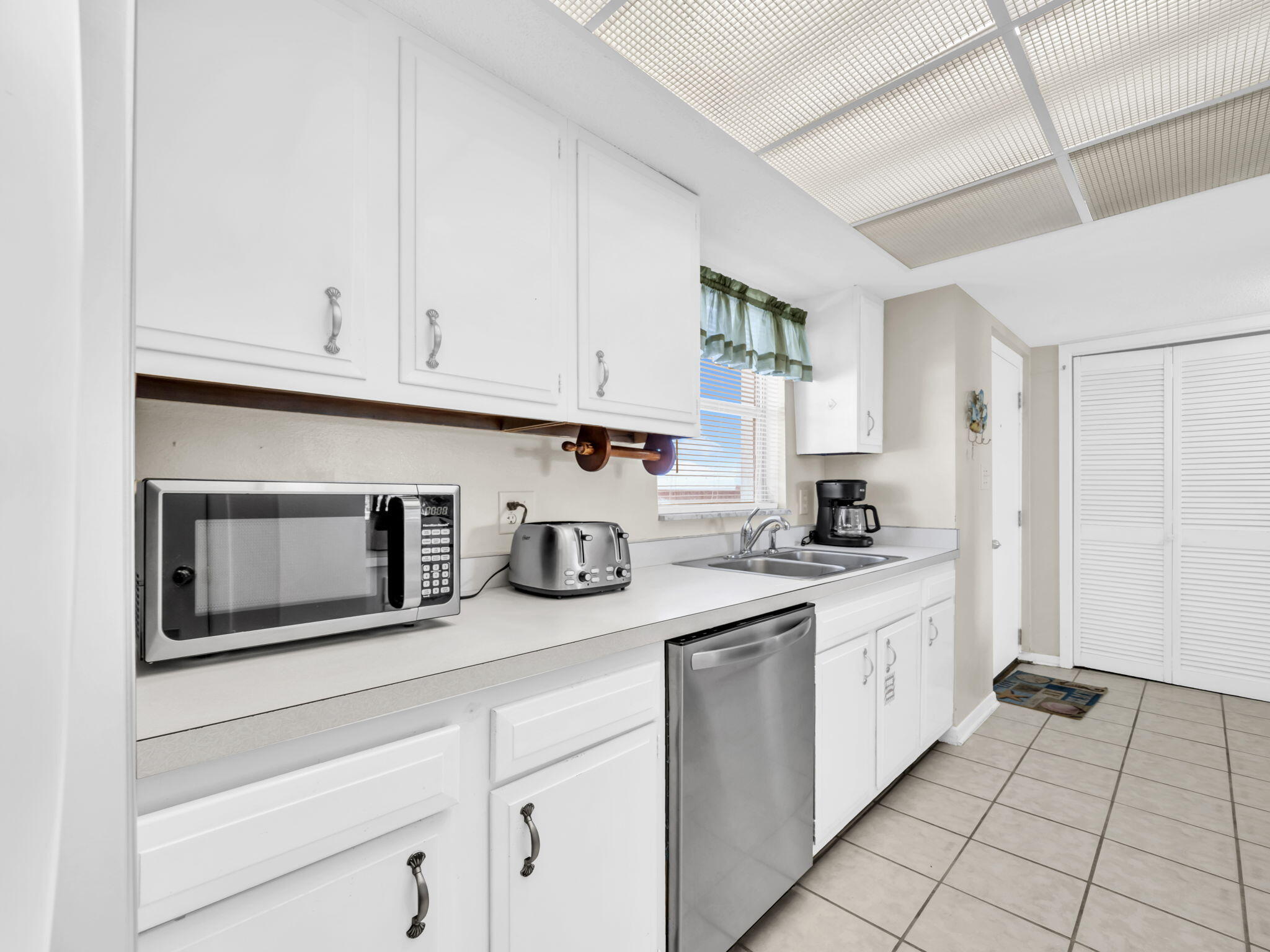 EL MATADOR CONDO - Residential