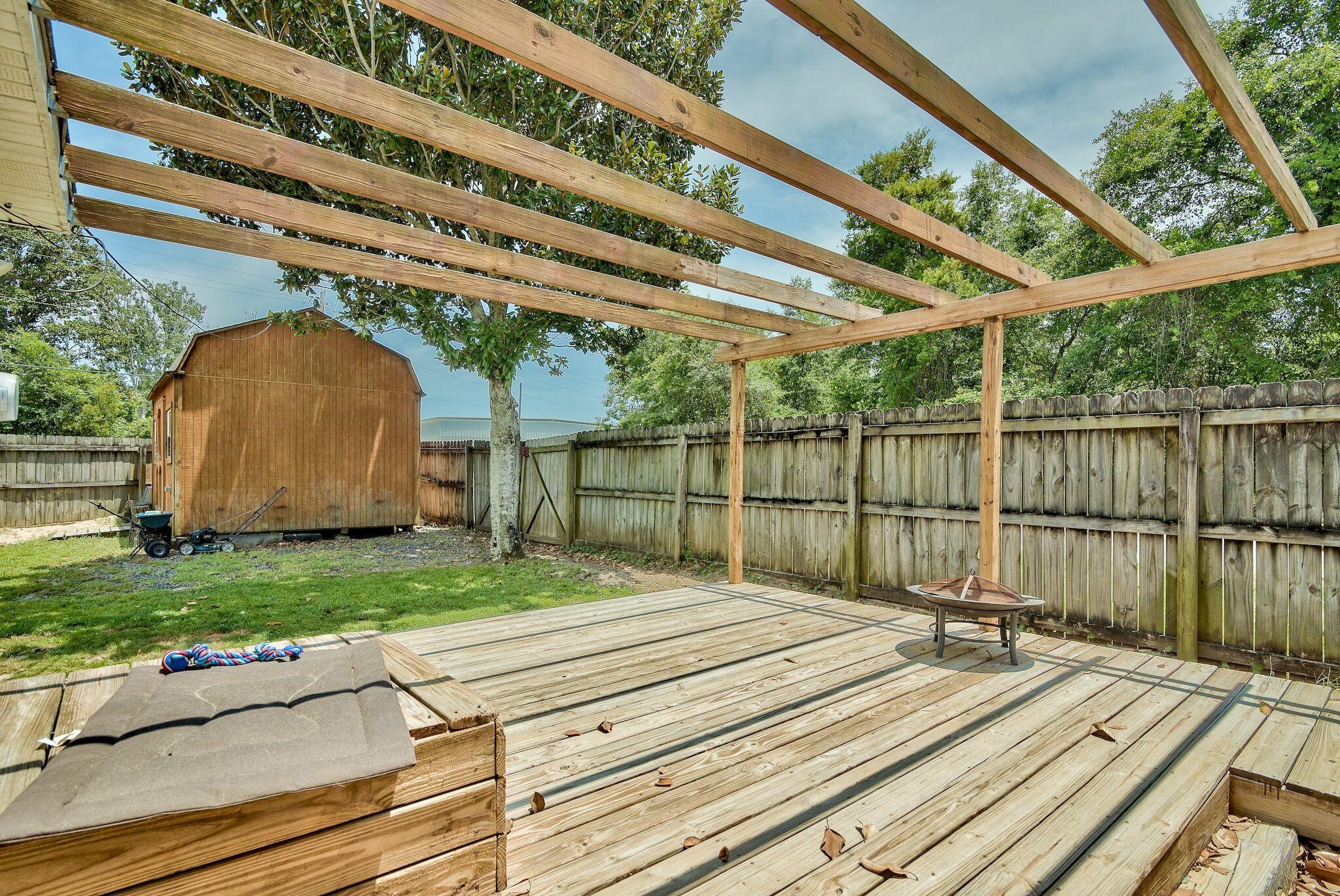 HARLAN SQUARE S/D - Residential