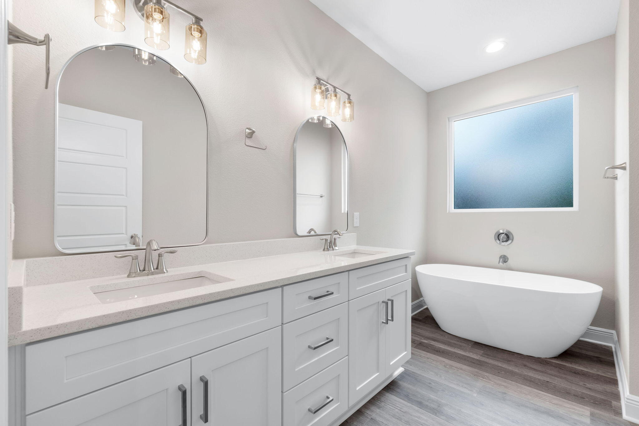 CRESCENT SHORES - Residential