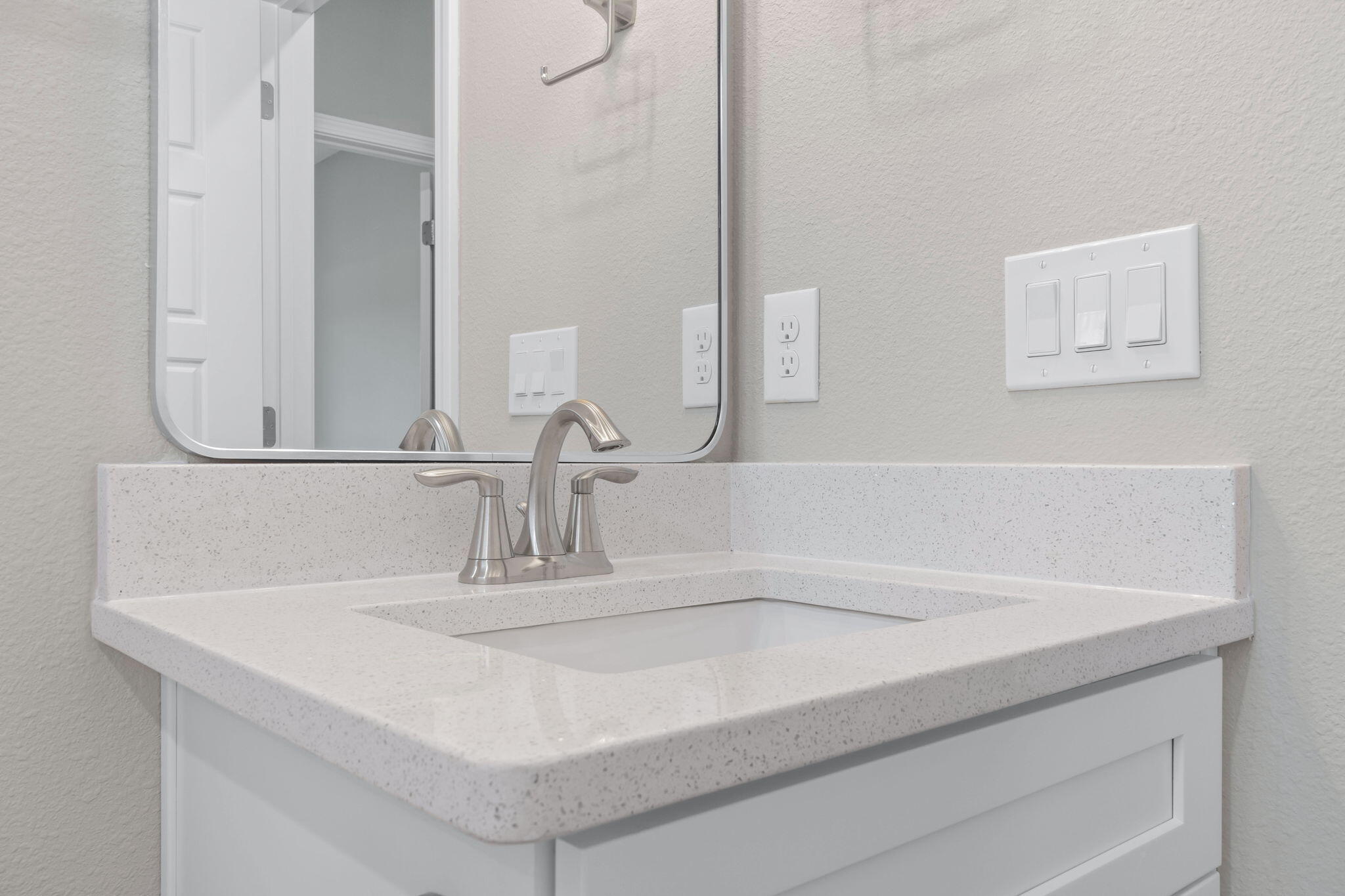 CRESCENT SHORES - Residential