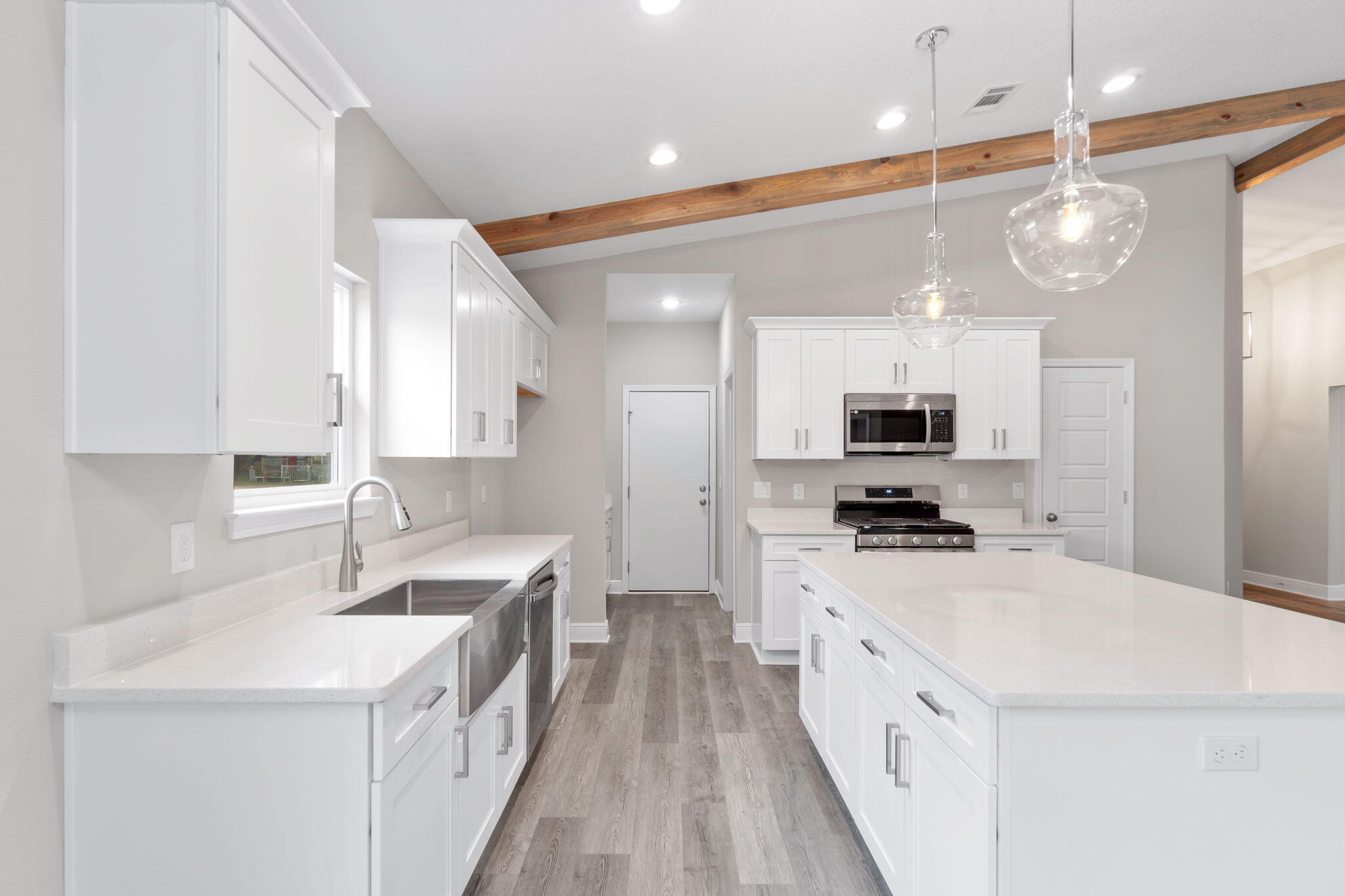 CRESCENT SHORES - Residential