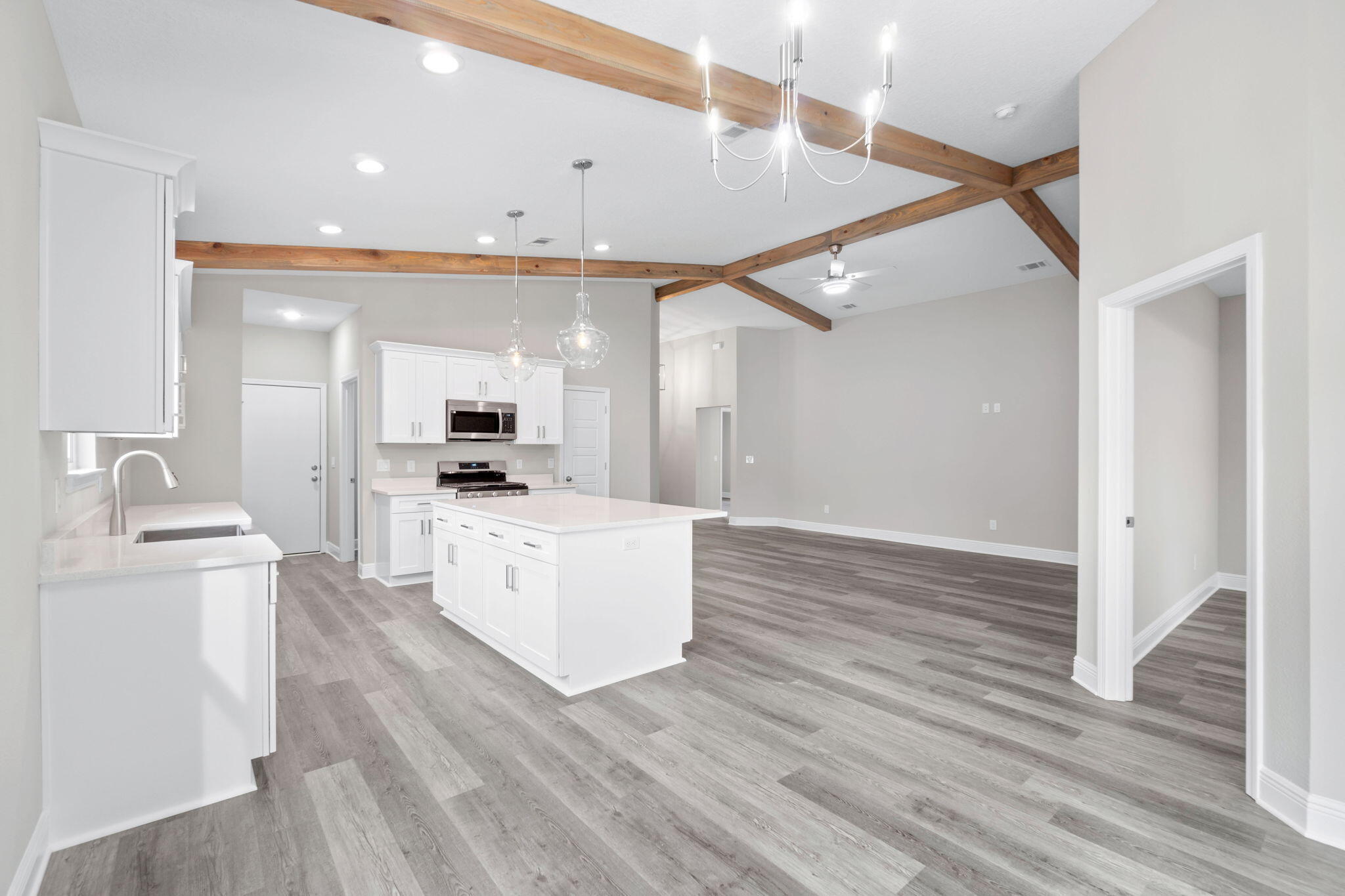 CRESCENT SHORES - Residential