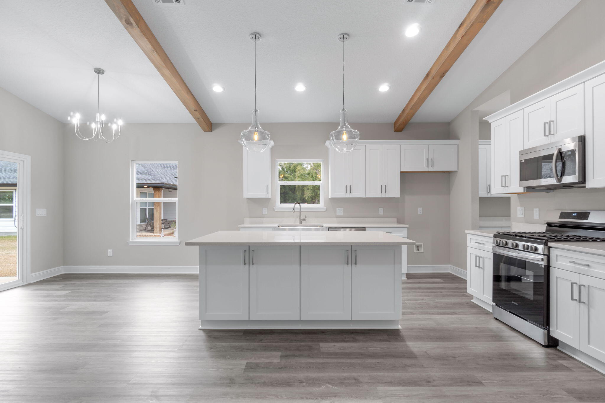 CRESCENT SHORES - Residential