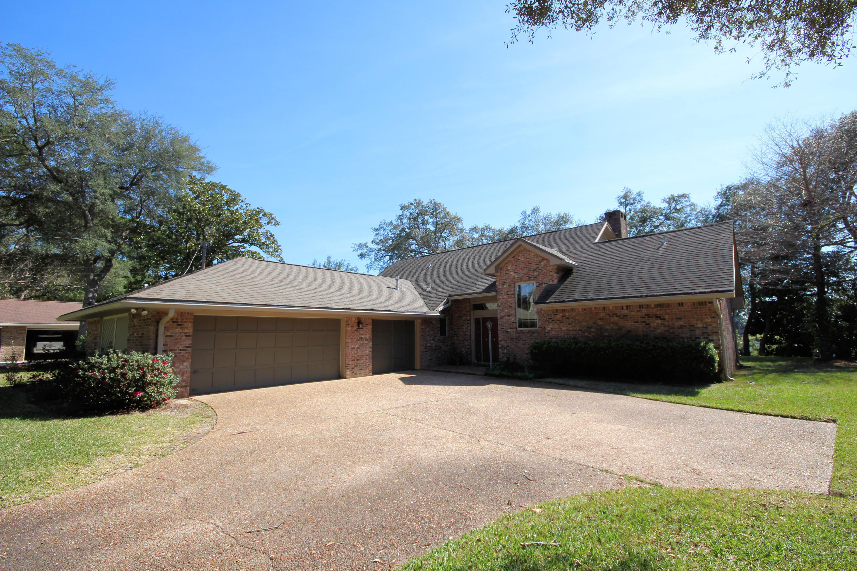 BAYOU POQUITO - Residential