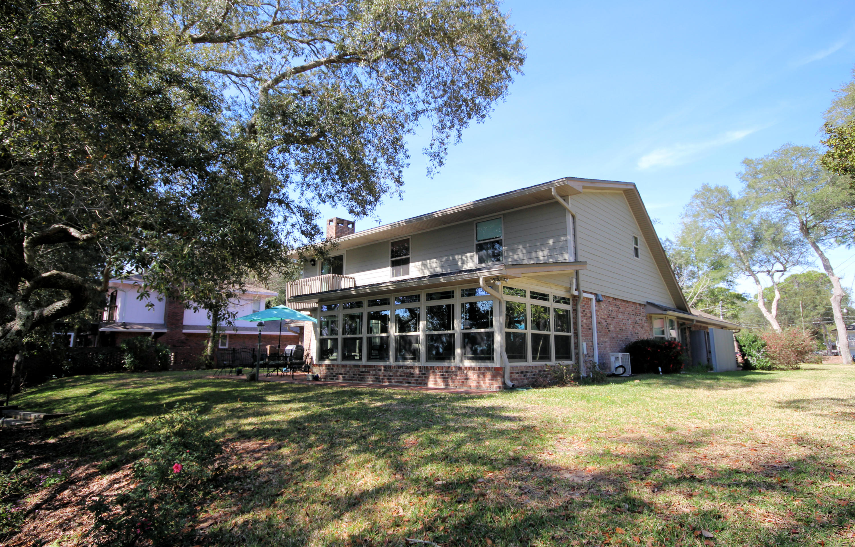 BAYOU POQUITO - Residential