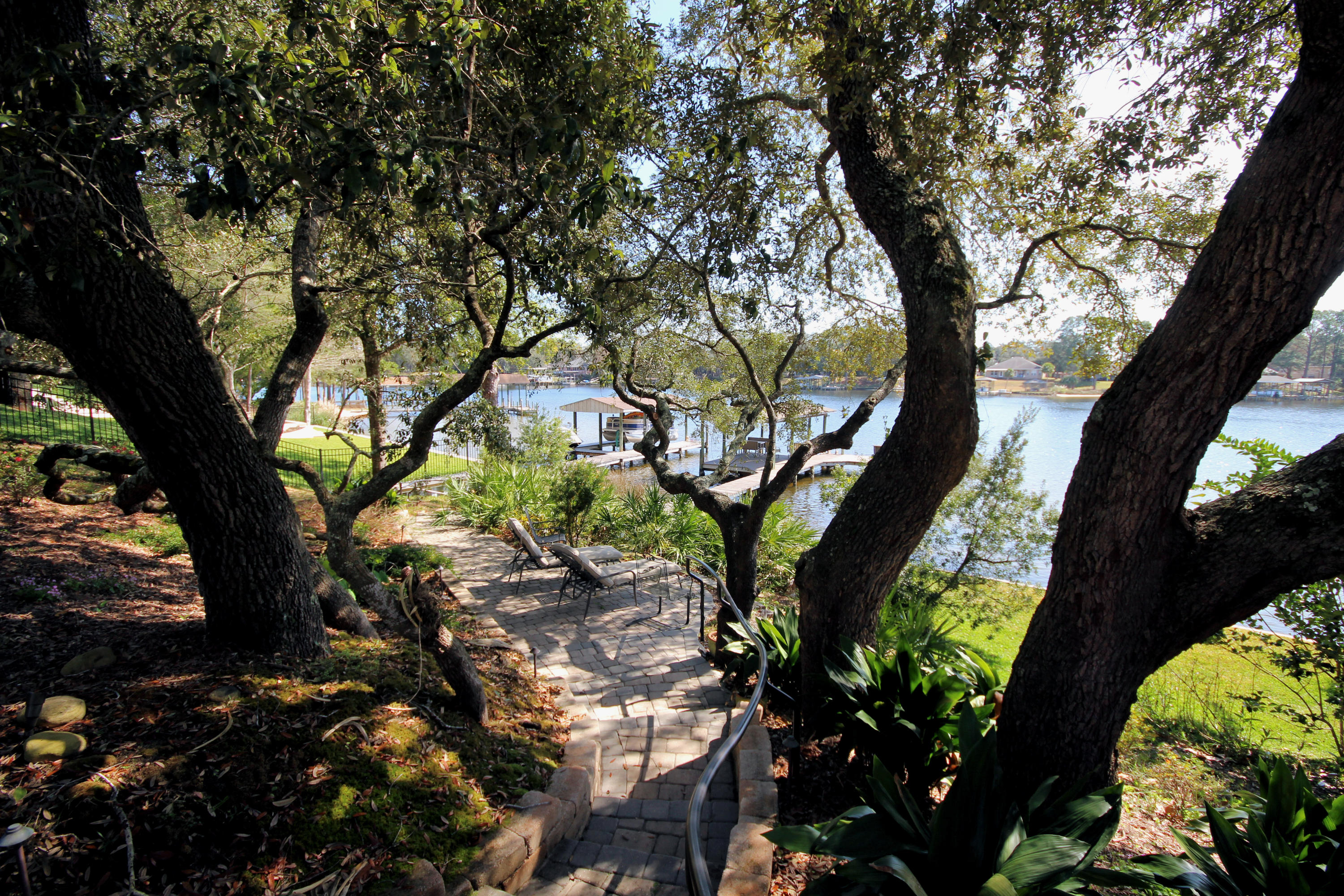 BAYOU POQUITO - Residential