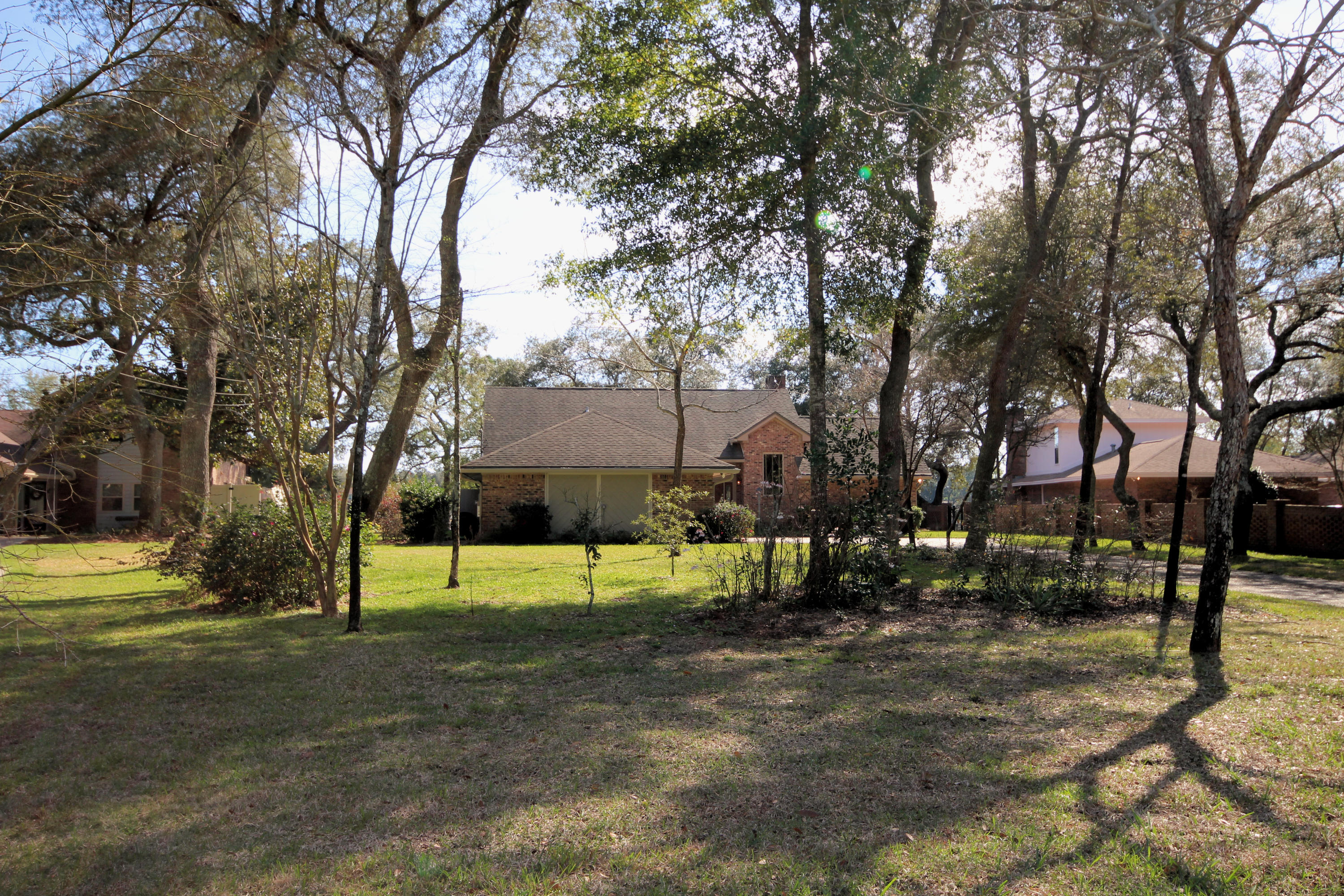 BAYOU POQUITO - Residential