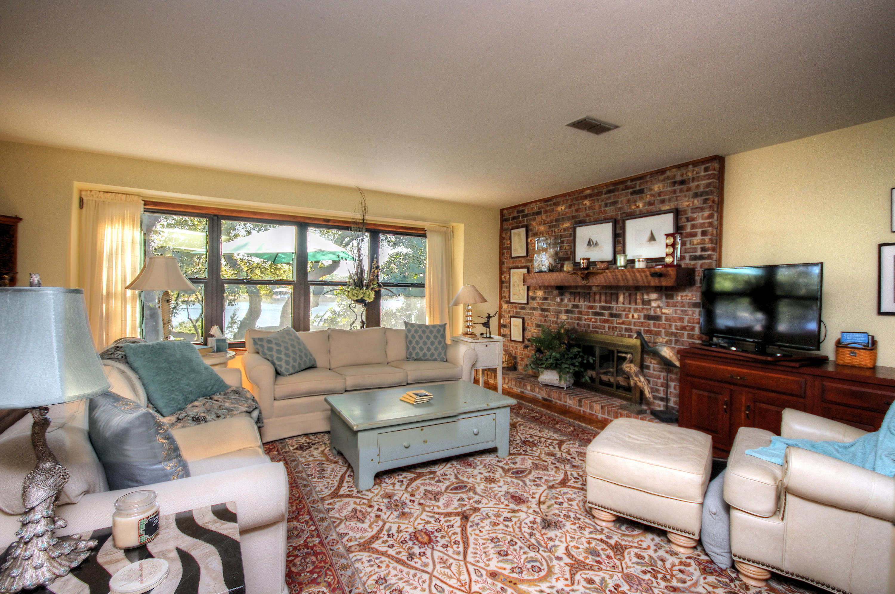 BAYOU POQUITO - Residential