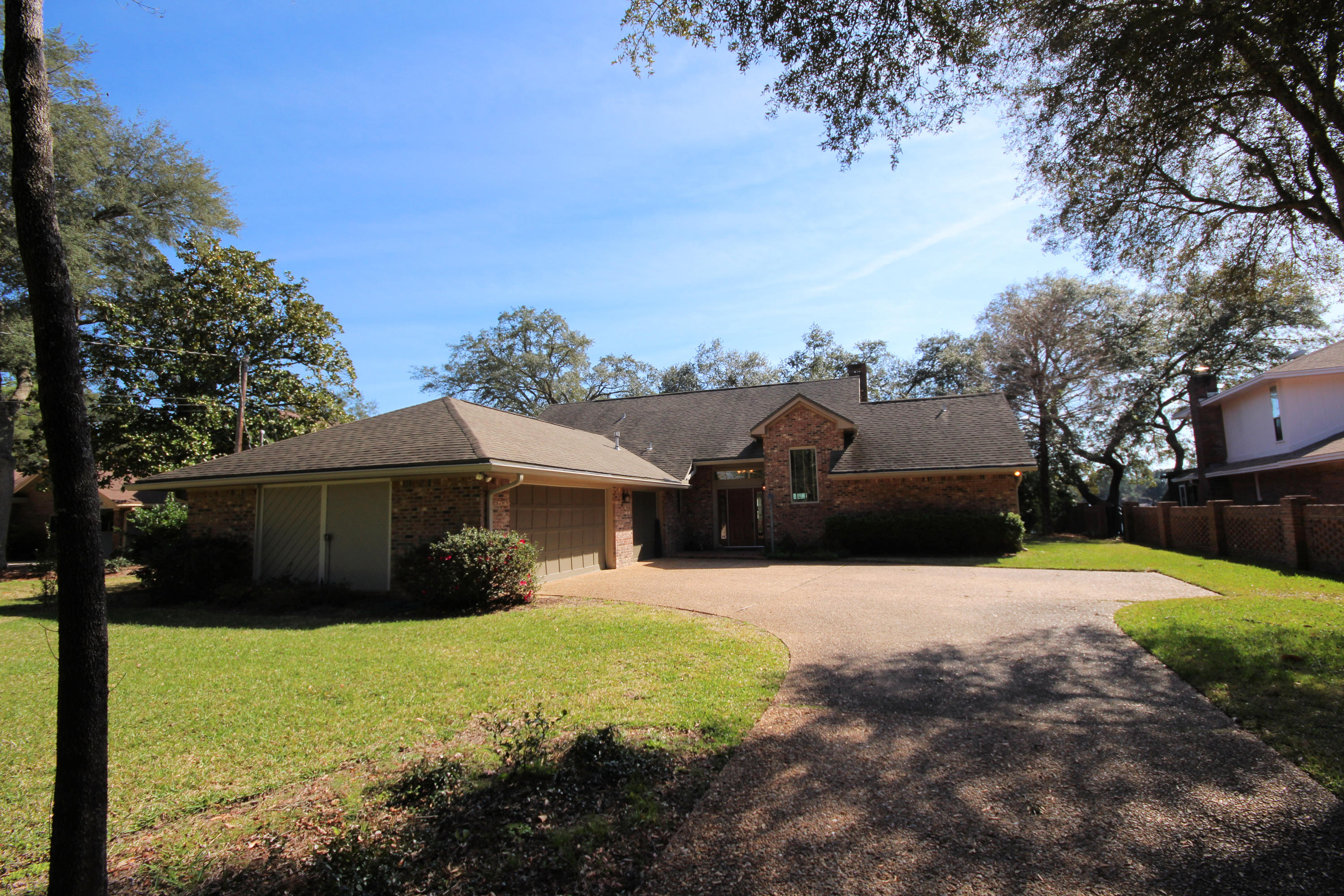 BAYOU POQUITO - Residential