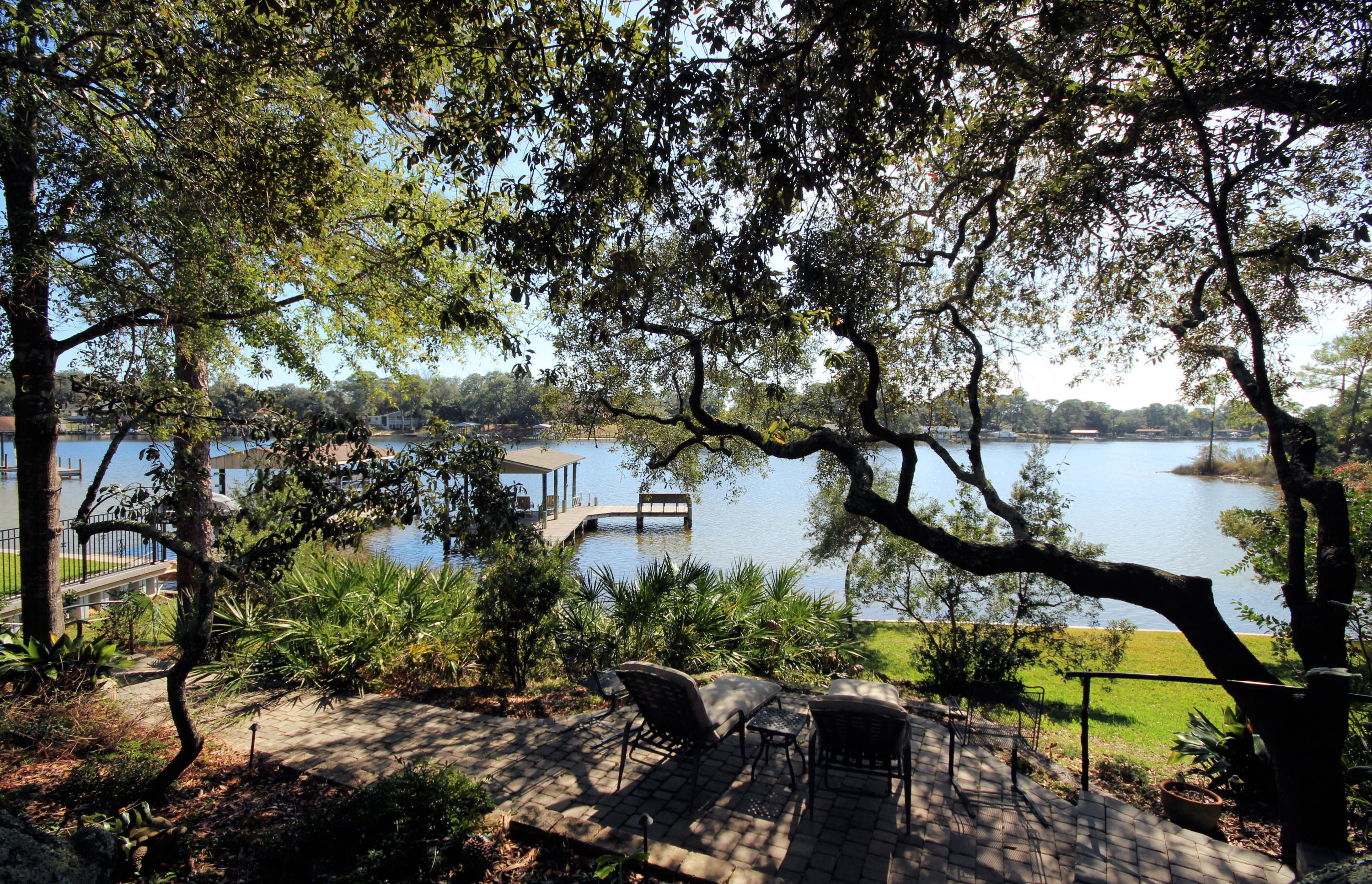 BAYOU POQUITO - Residential